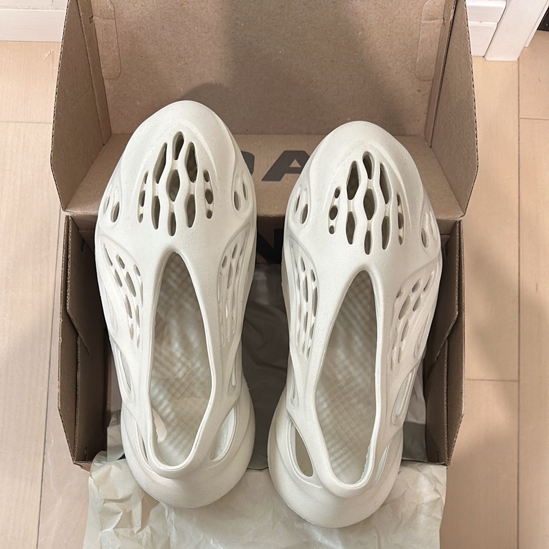 adidas YEEZY Foam Runner "Sand"