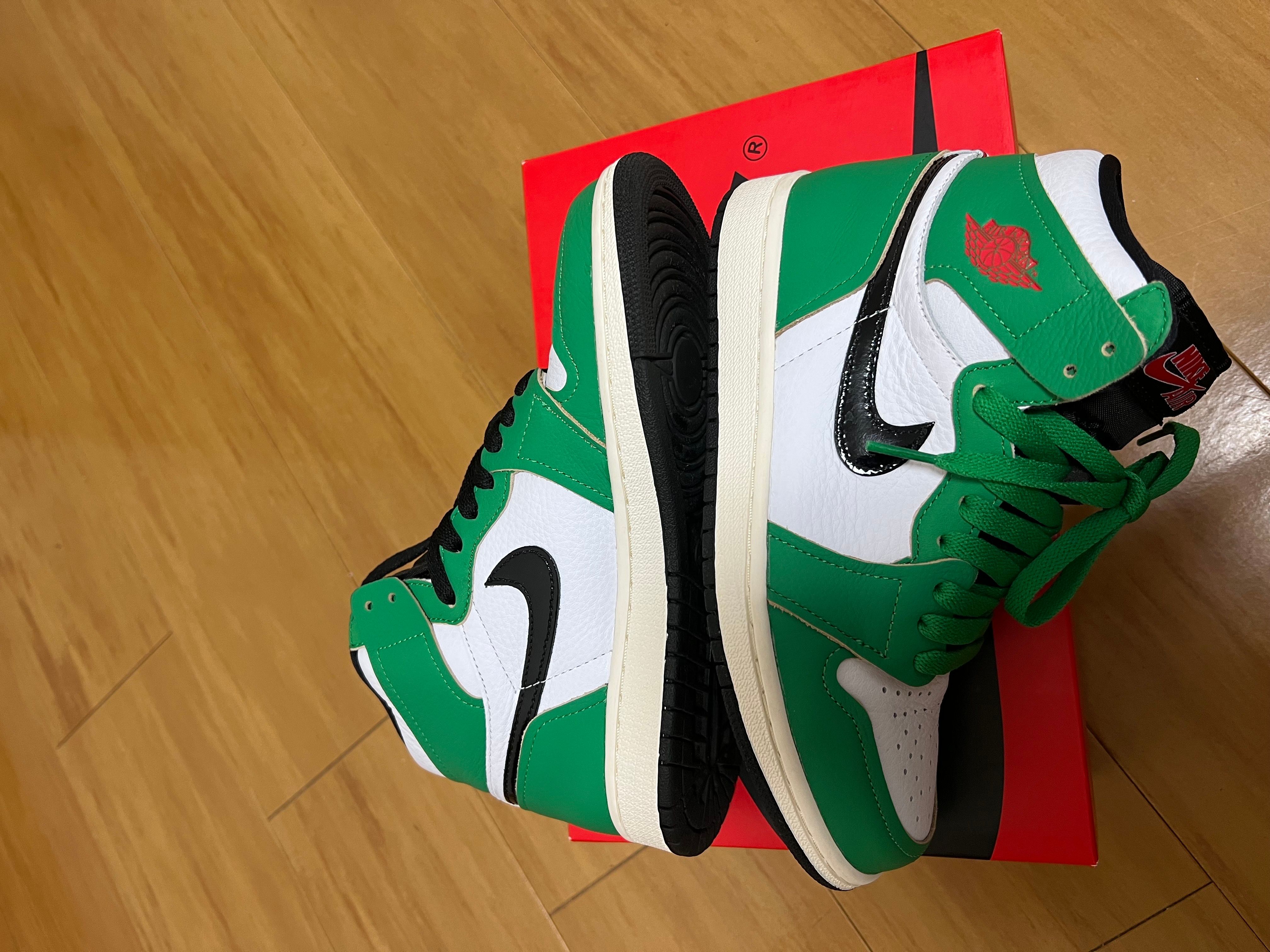Nike Women's Air Jordan 1 High OG "Lucky Green/White-Sail-Black"
