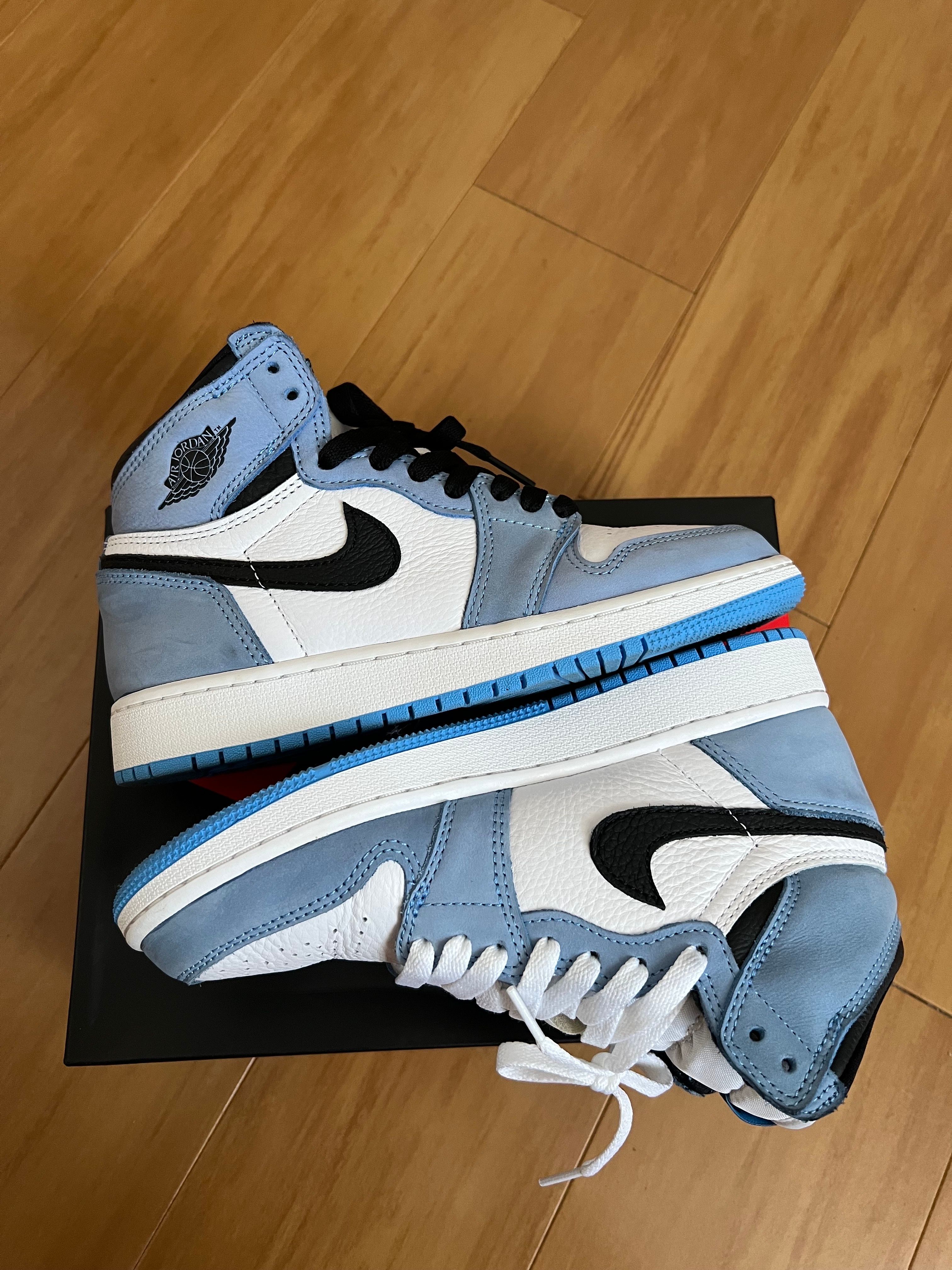 Nike Air Jordan 1 High OG "University Blue"