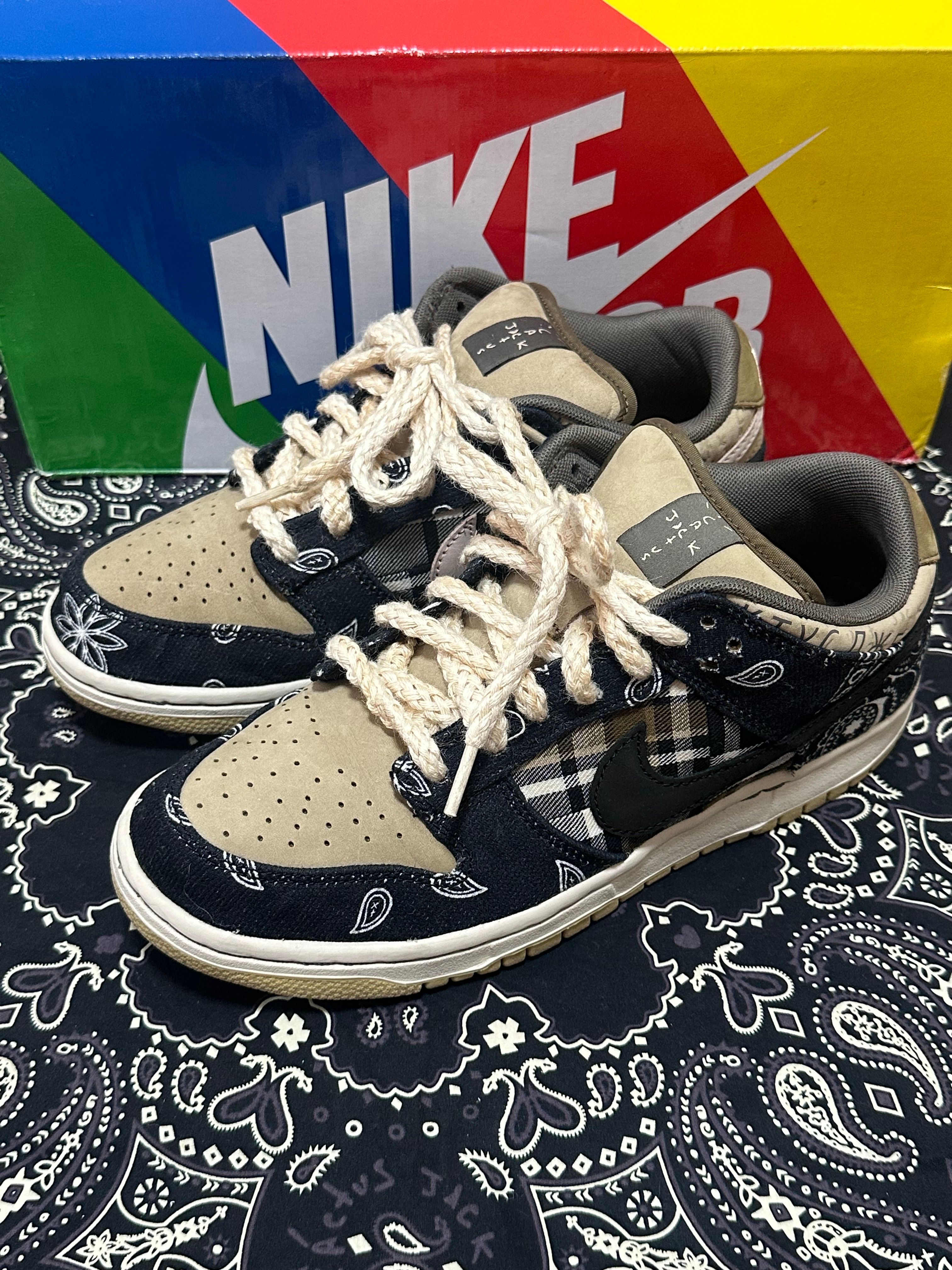 Travis Scott × Nike SB Dunk Low "Black/Parachute Beige"
