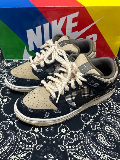 Travis Scott × Nike SB Dunk Low "Black/Parachute Beige"