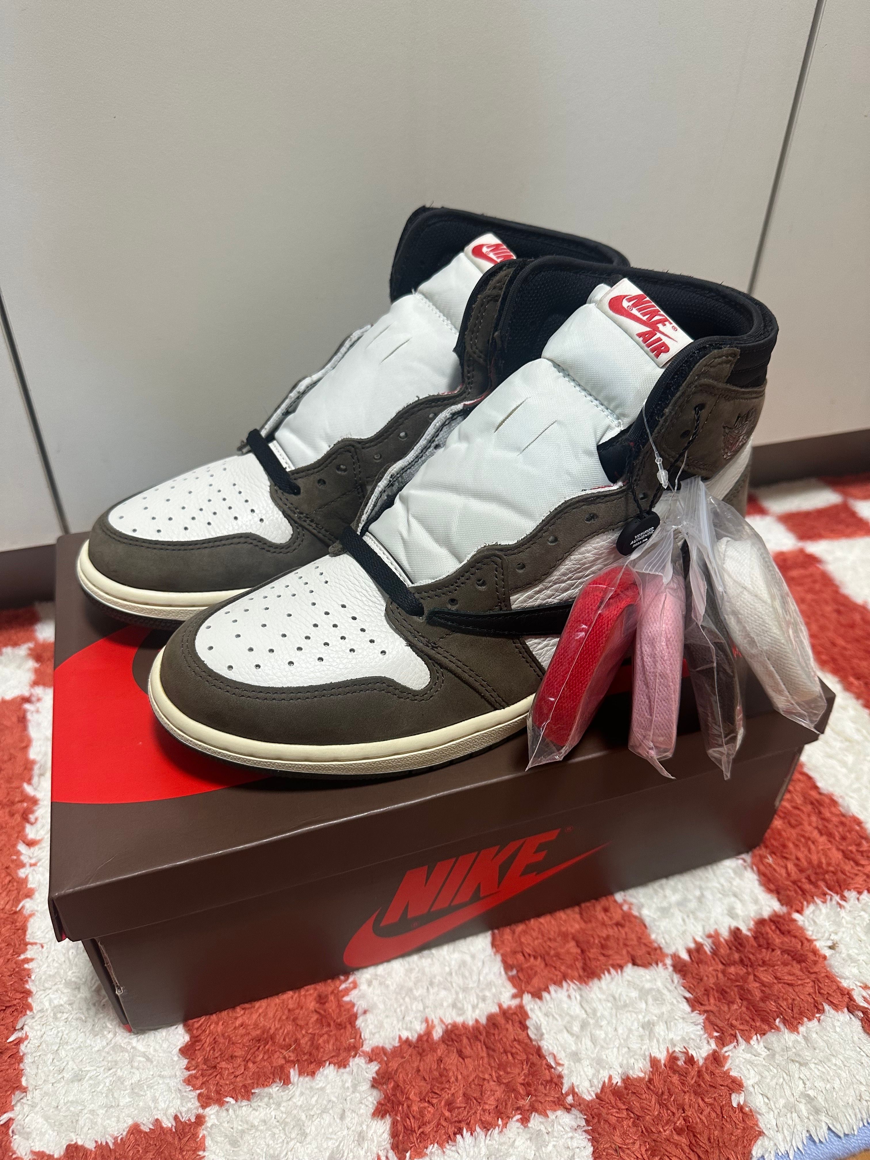 Travis Scott × Nike Air Jordan 1 Retro High OG TS SP "Sail/Dark Mocha"