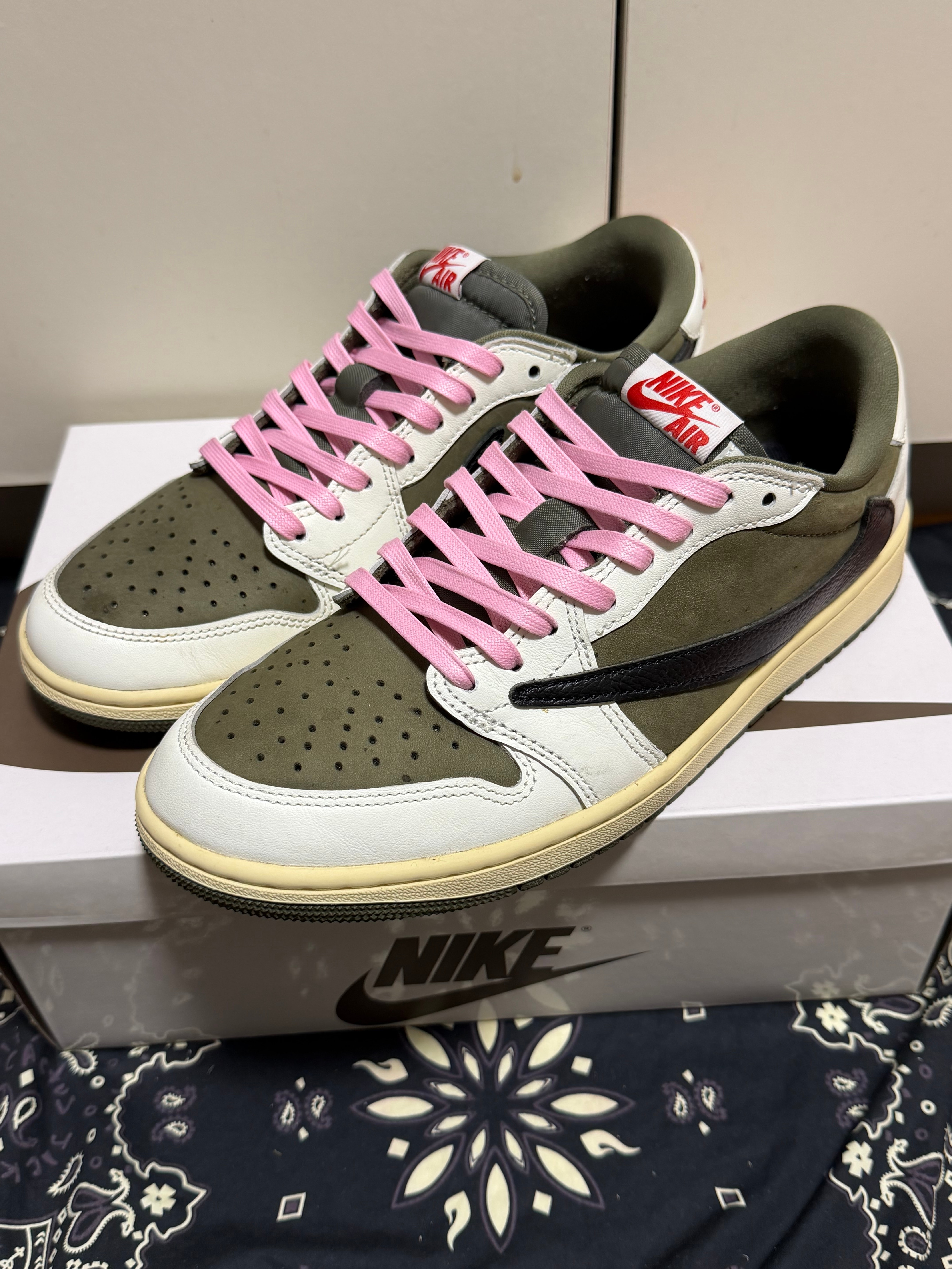Travis Scott × Nike Air Jordan 1 Low OG SP "Reverse Olive"