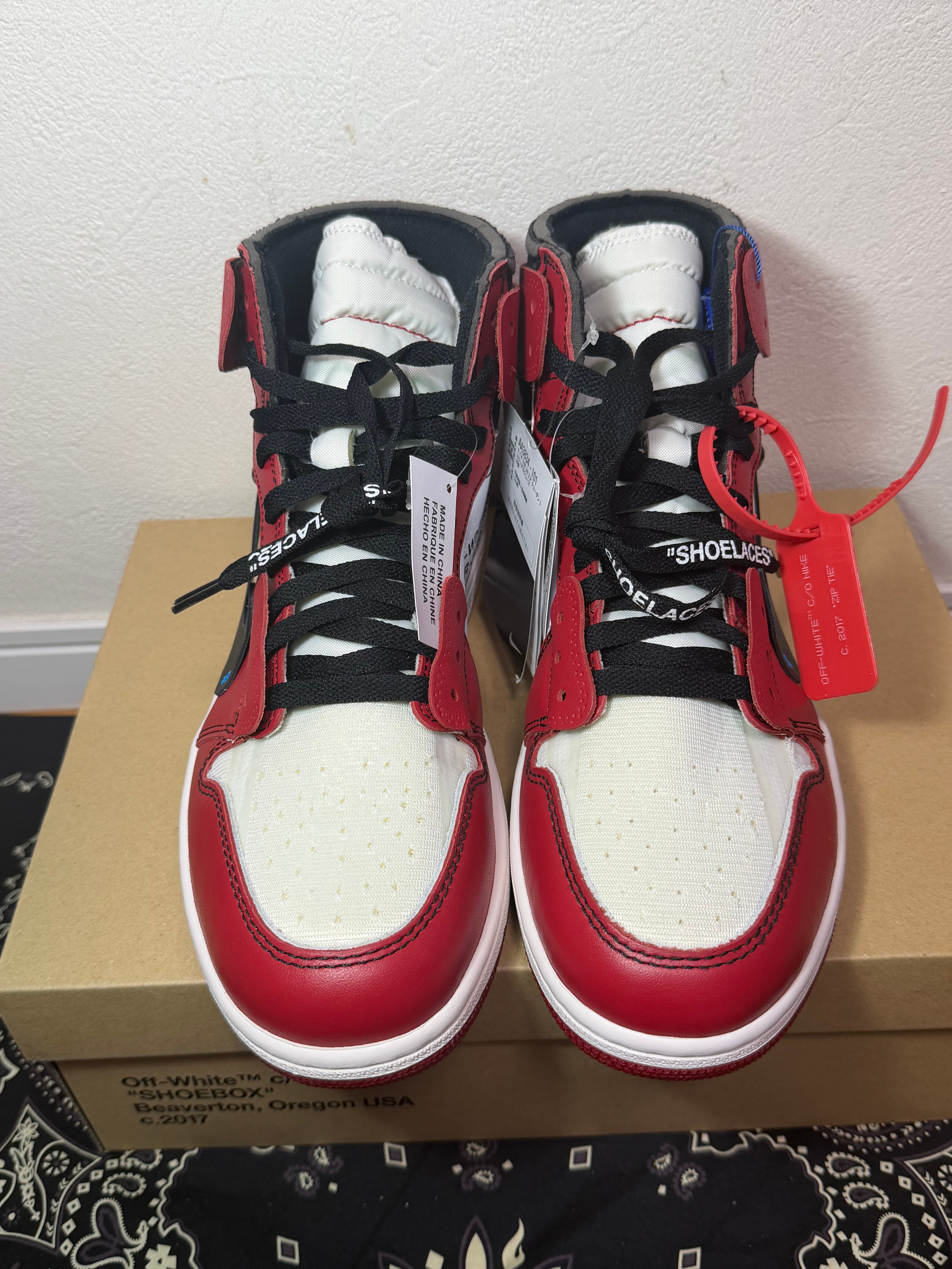 Off-White × Nike Air Jordan 1 Retro High The Ten "Chicago"