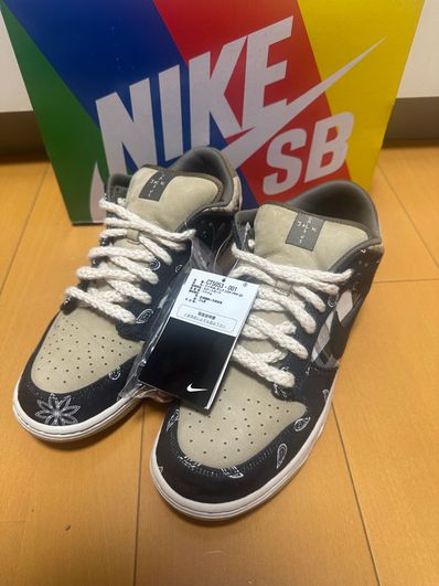 Travis Scott × Nike SB Dunk Low "Black/Parachute Beige"