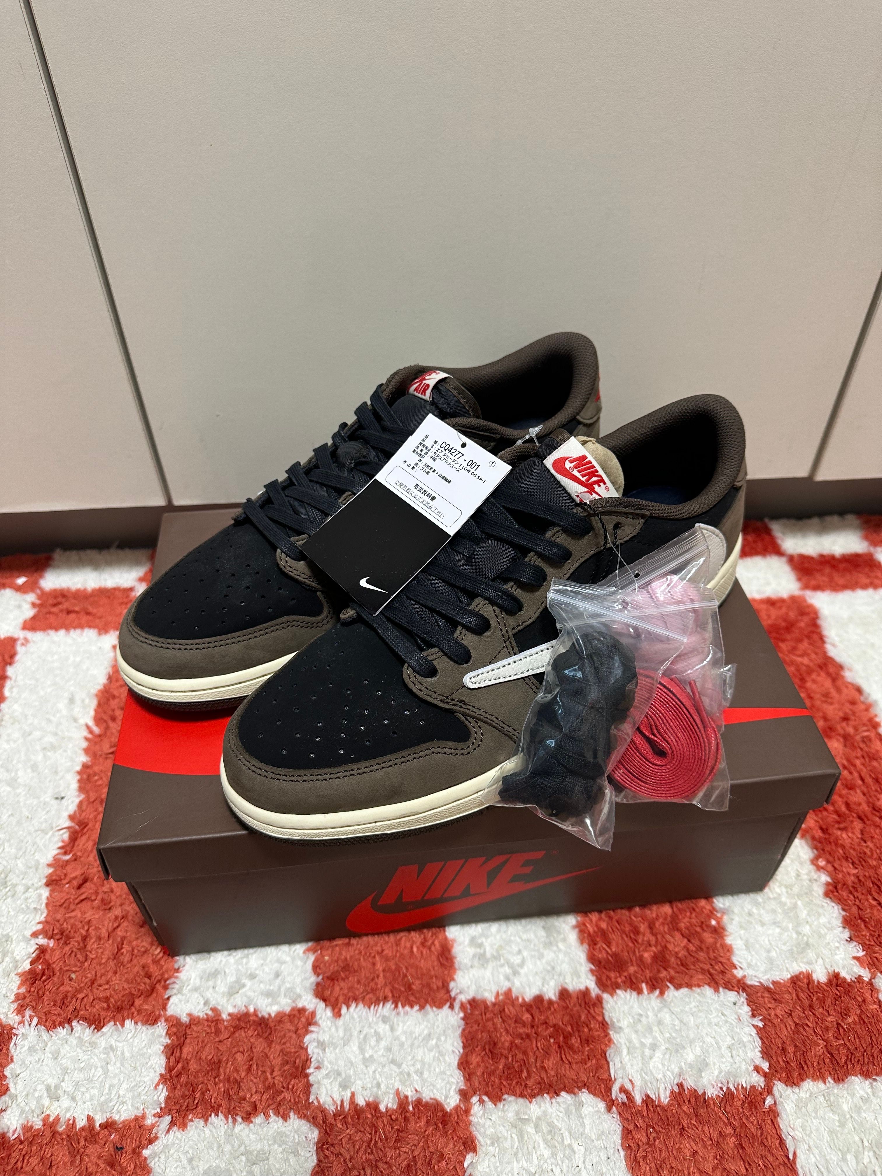 Travis Scott × Nike Air Jordan 1 Low OG SP-T "Black/Dark Mocha"