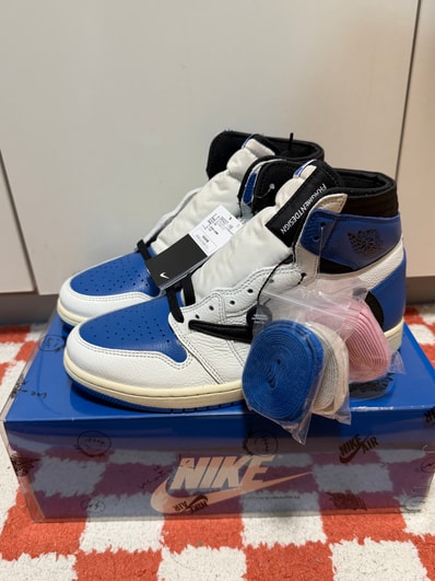 Travis Scott × fragment design × Nike Air Jordan 1 Retro High OG SP "Military Blue"