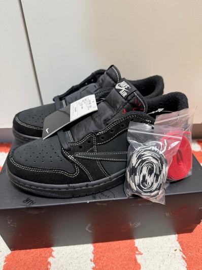 Travis Scott × Nike Air Jordan 1 Low OG SP "Black Phantom"