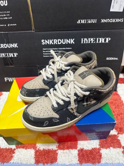Travis Scott × Nike SB Dunk Low "Black/Parachute Beige"