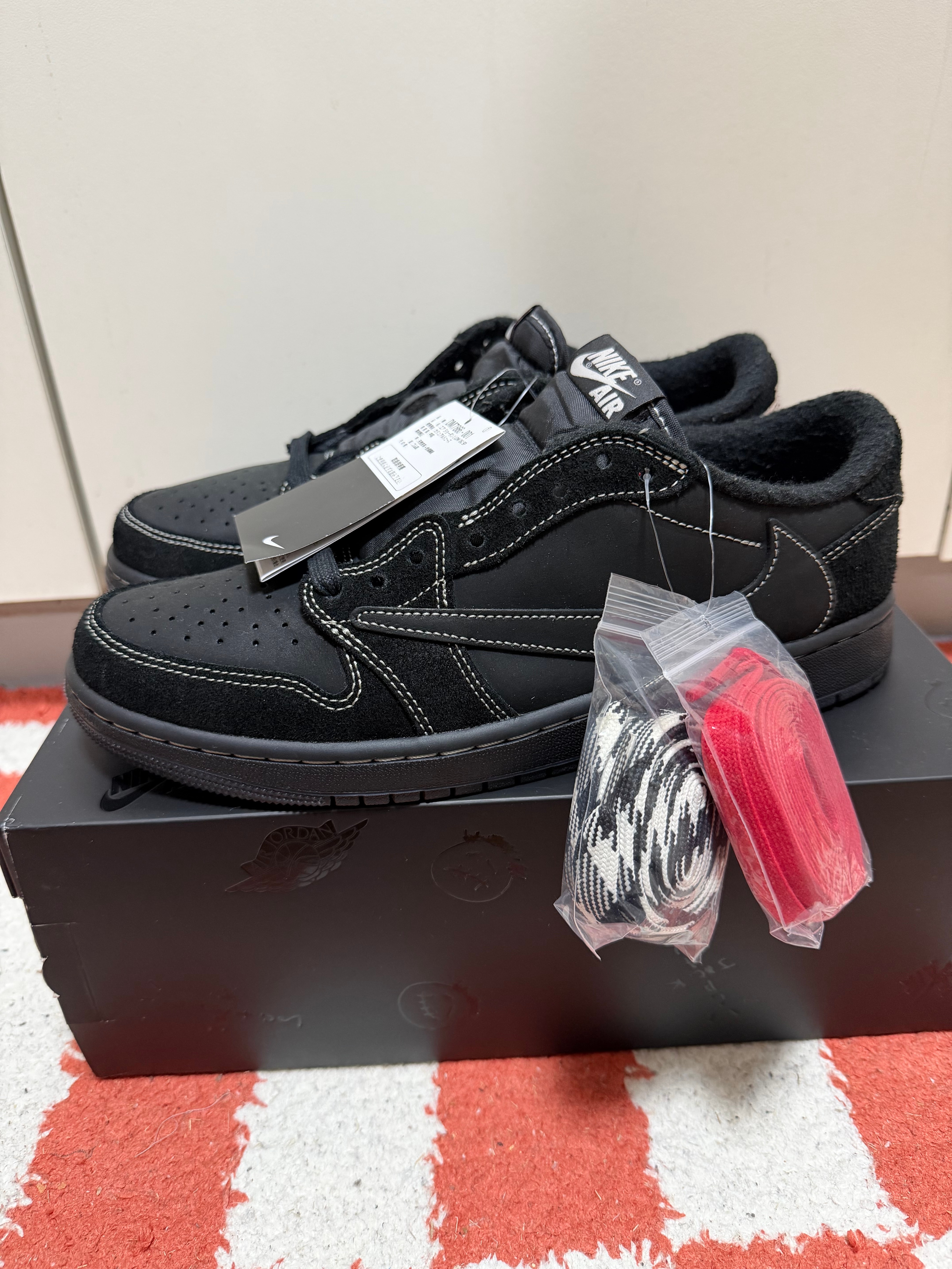 Travis Scott × Nike Air Jordan 1 Low OG SP "Black Phantom"