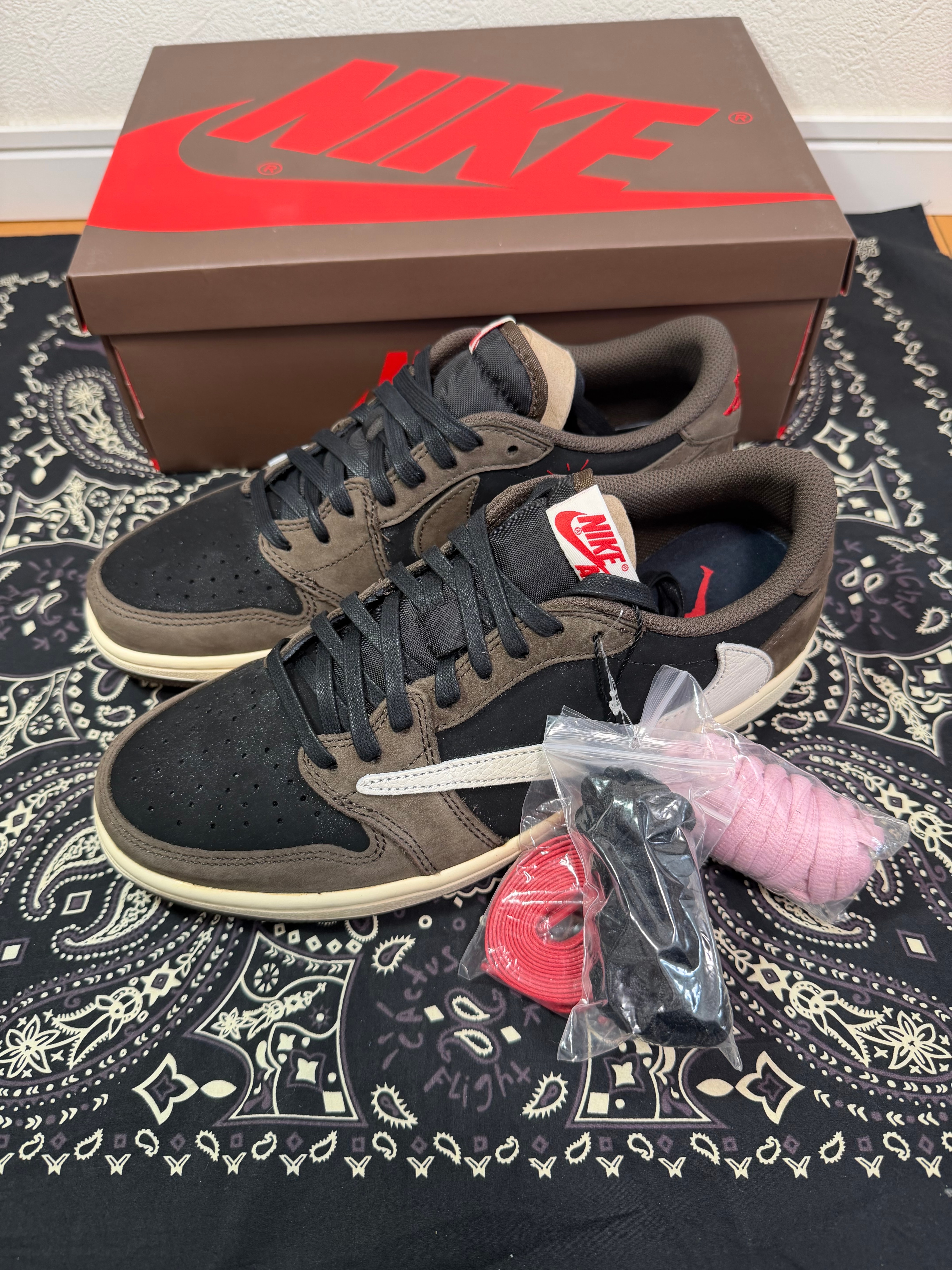 Travis Scott × Nike Air Jordan 1 Low OG SP-T "Black/Dark Mocha"