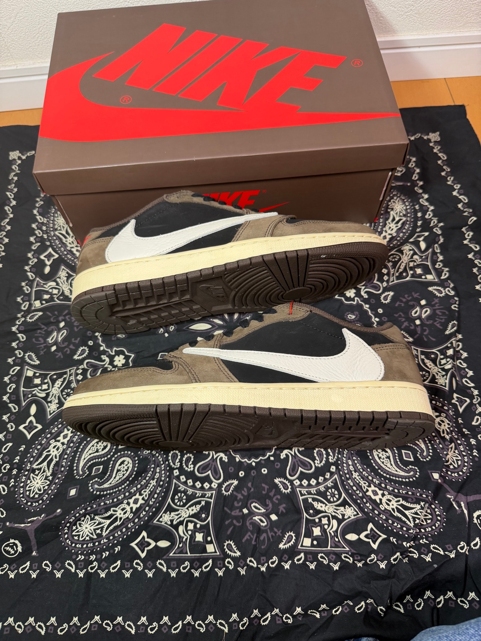 Travis Scott × Nike Air Jordan 1 Low OG SP-T  "Black/Dark Mocha"