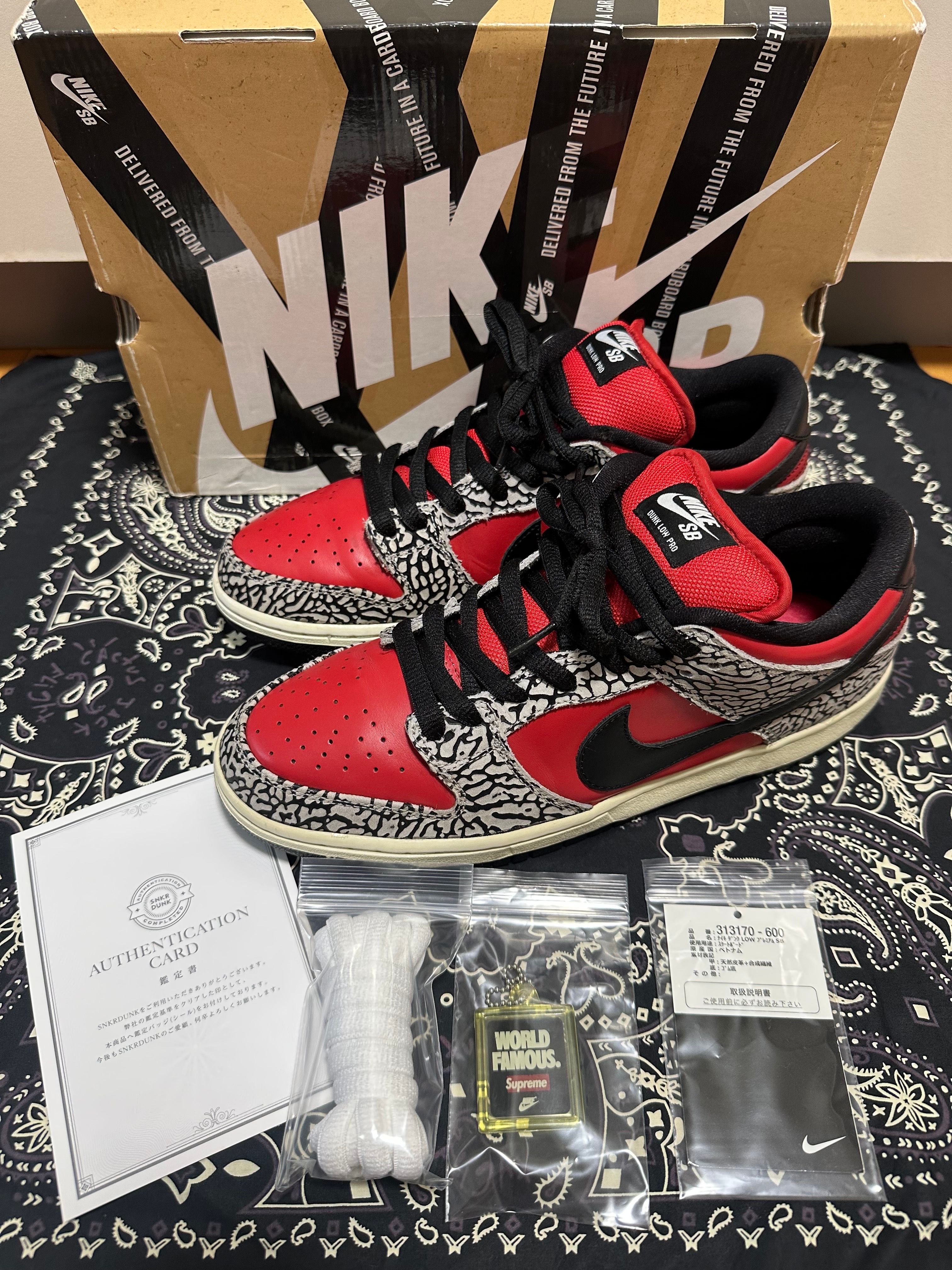 Supreme × Nike SB Dunk Low "Red Cement"(2012)