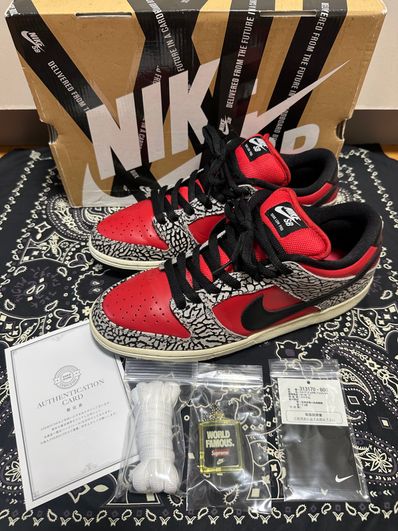 Supreme × Nike SB Dunk Low "Red Cement"(2012)
