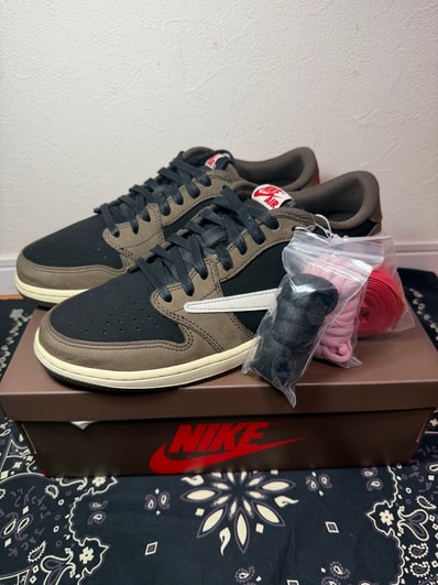 Travis Scott × Nike Air Jordan 1 Low OG SP-T "Black/Dark Mocha"