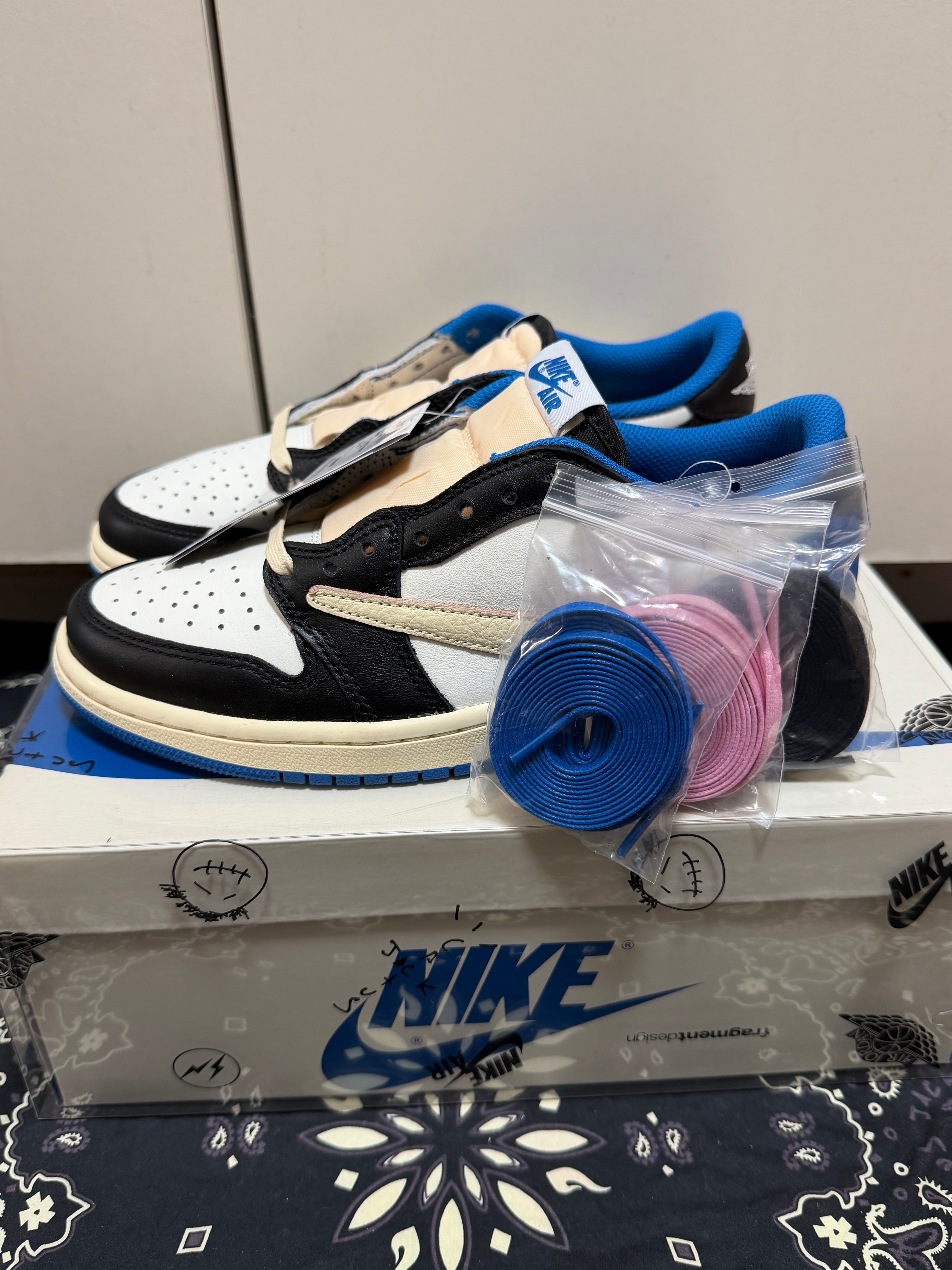Travis Scott × fragment design × Nike Air Jordan 1 Low OG SP "Military Blue"