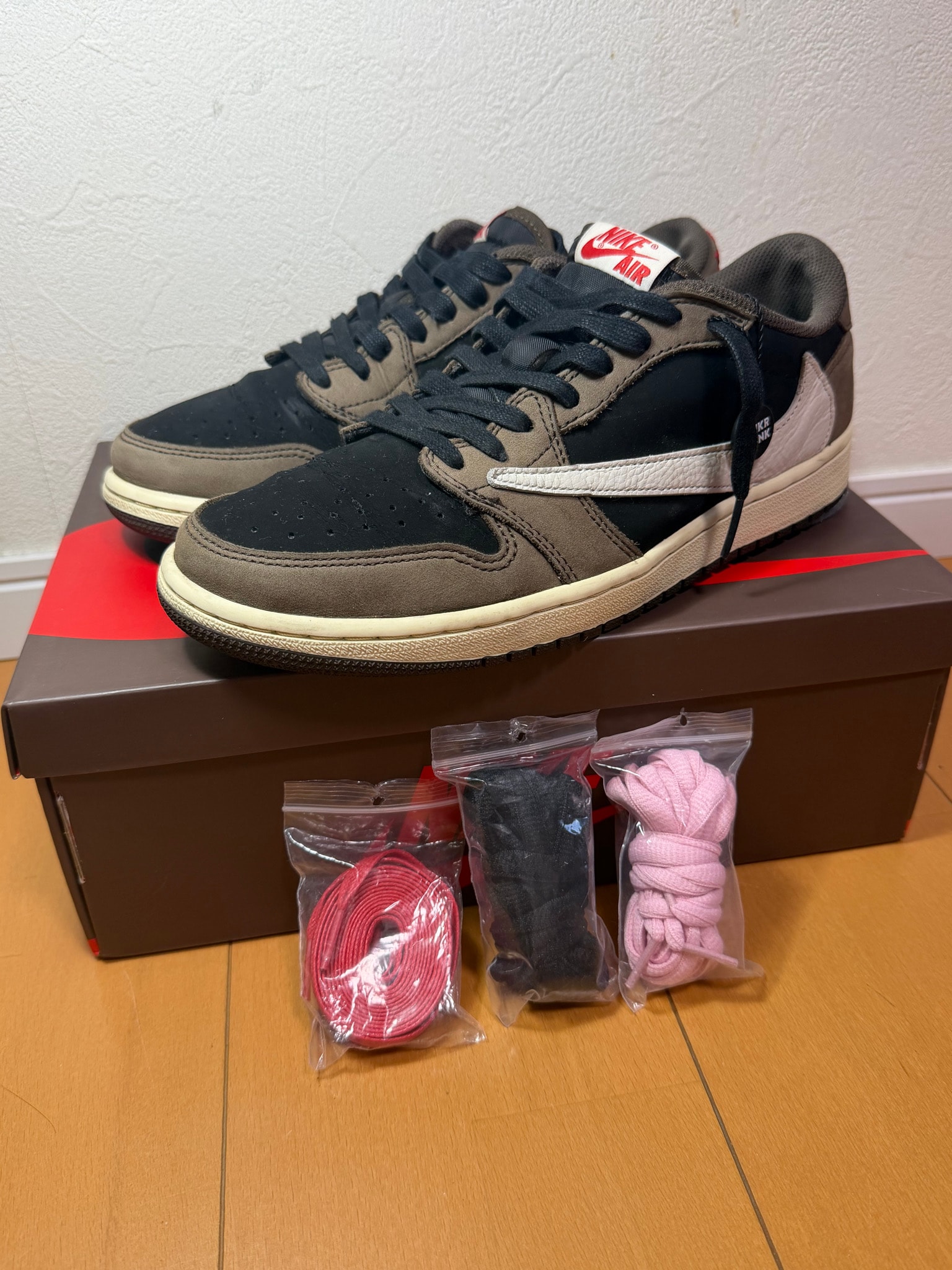 Travis Scott × Nike Air Jordan 1 Low OG SP-T  "Black/Dark Mocha"