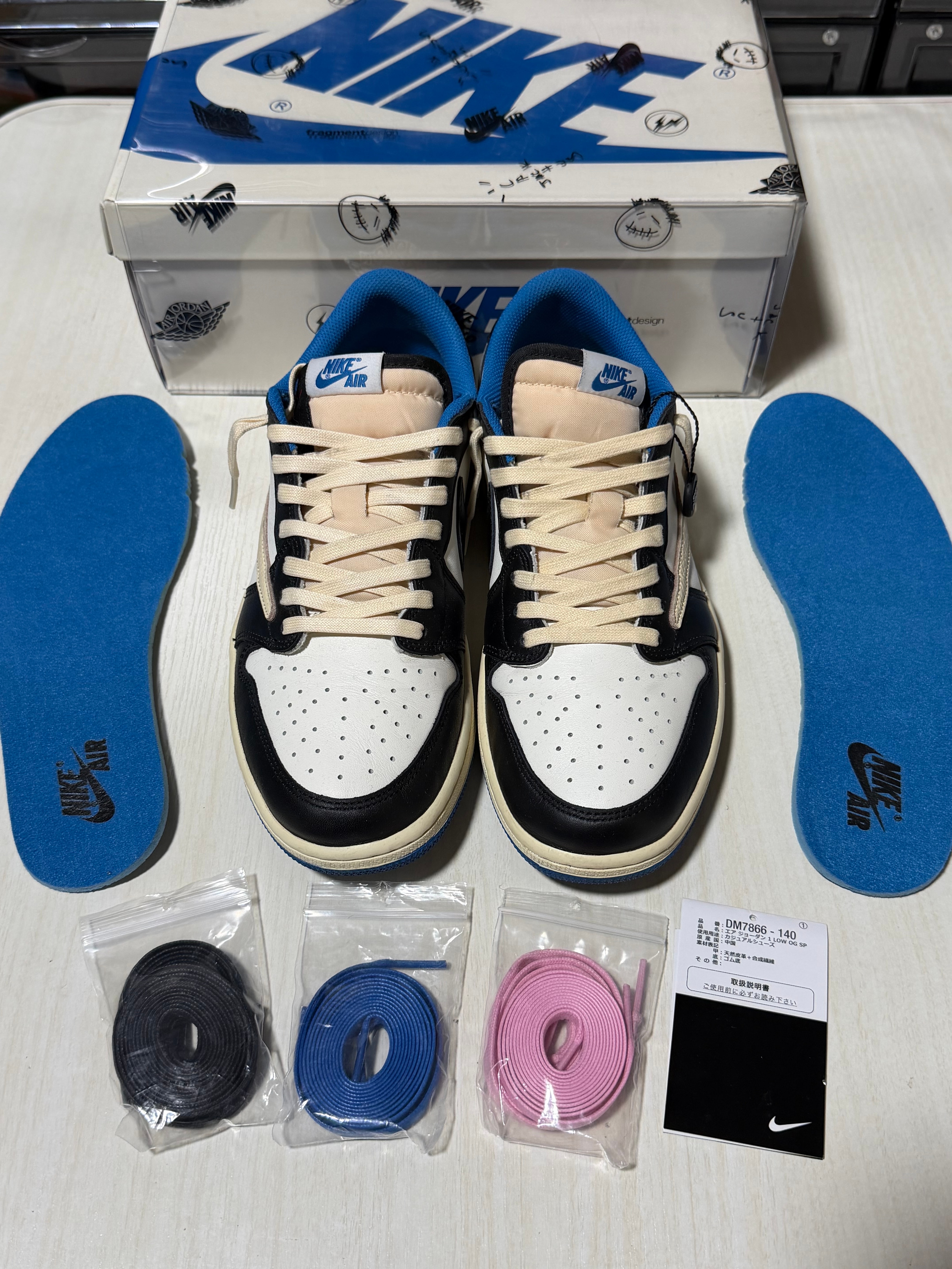 トラヴィススコット × フラグメントデザイン × ナイキ エアジョーダン1 ロー OG SP "ミリタリー ブルー"