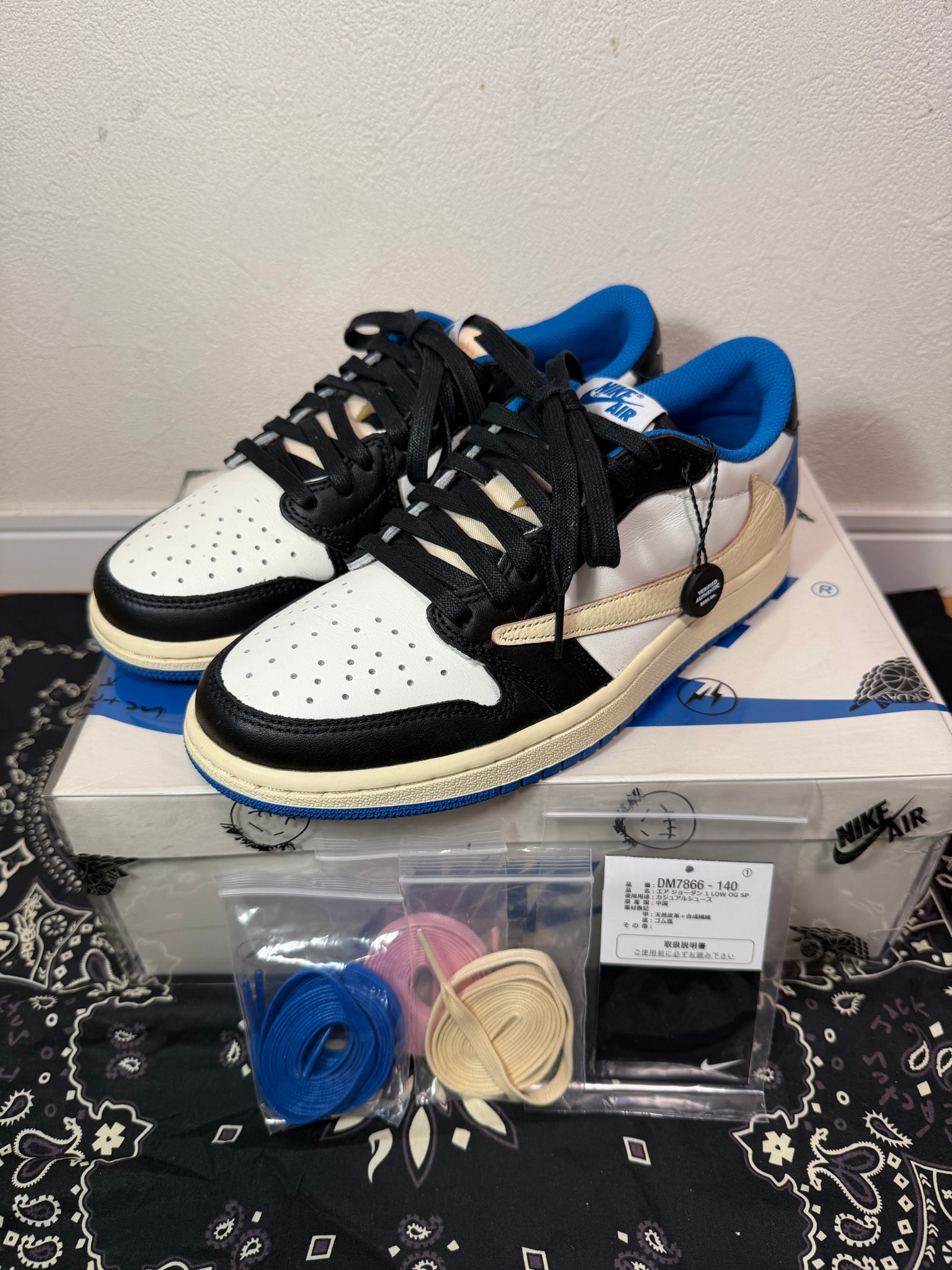 Travis Scott × fragment design × Nike Air Jordan 1 Low OG SP "Military Blue"