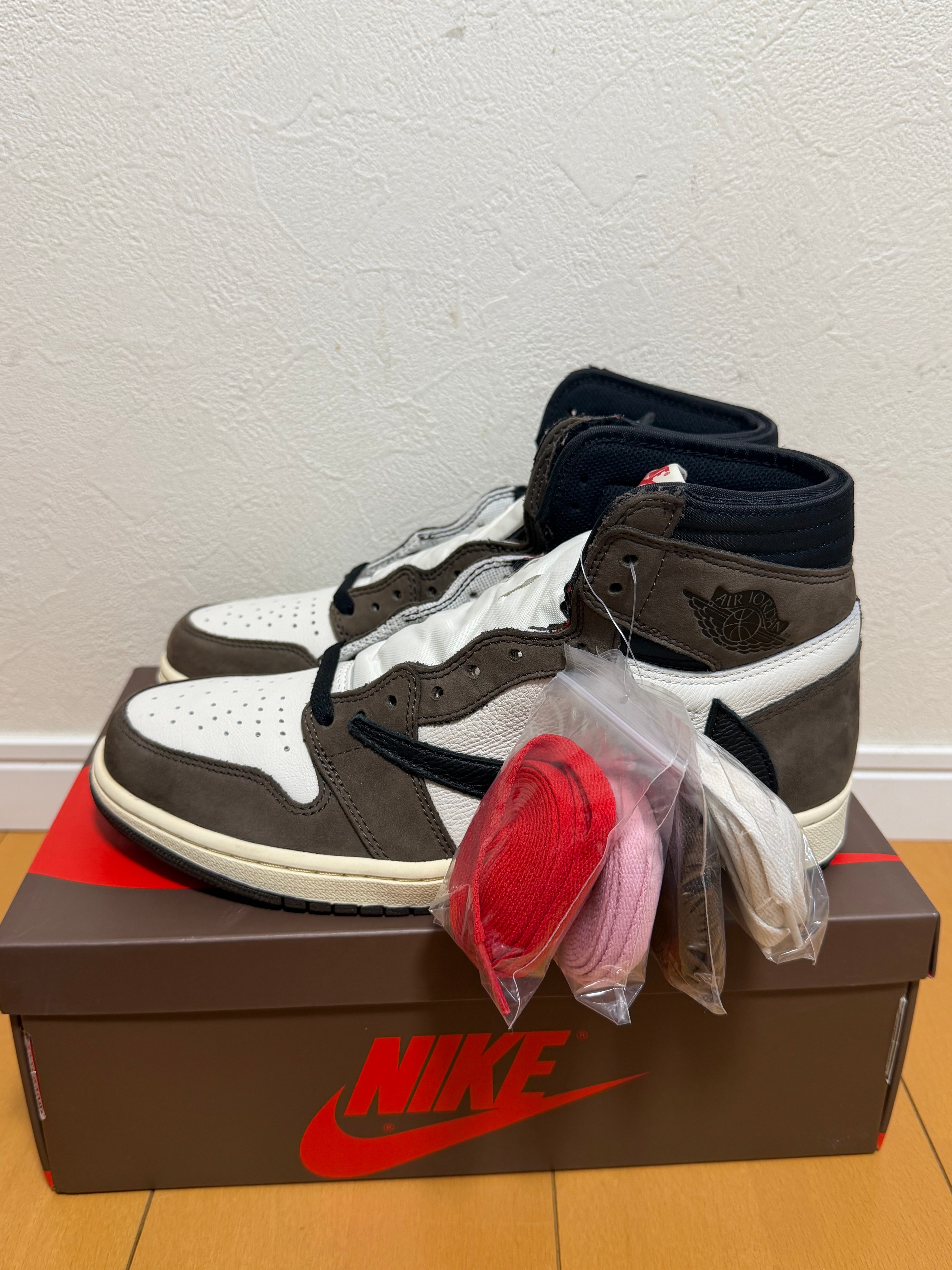 Travis Scott × Nike Air Jordan 1 Retro High OG TS SP "Sail/Dark Mocha"