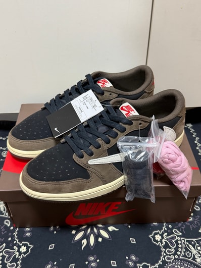 Travis Scott × Nike Air Jordan 1 Low OG SP-T "Black/Dark Mocha"