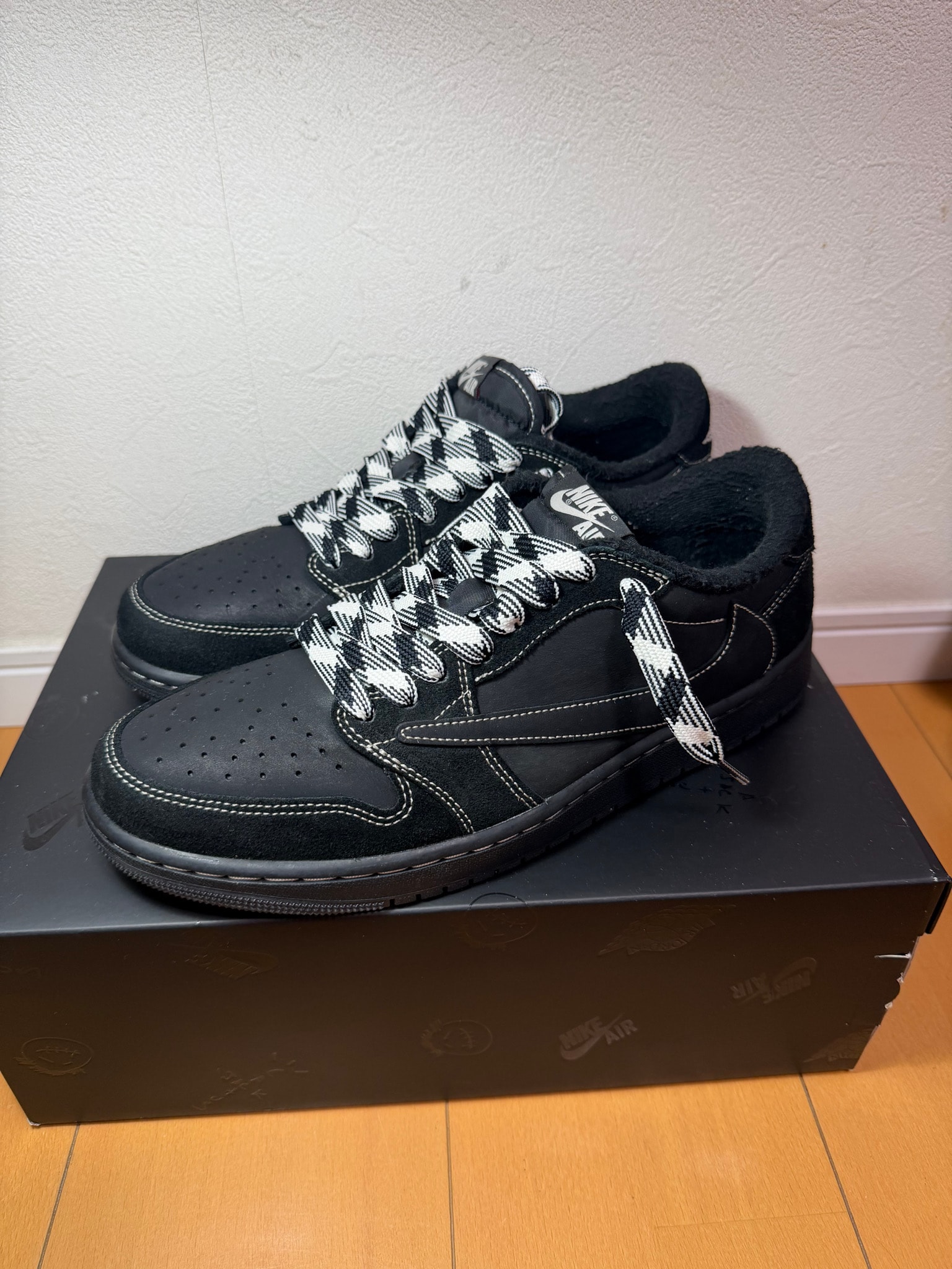Travis Scott × Nike Air Jordan 1 Low OG SP "Black Phantom"