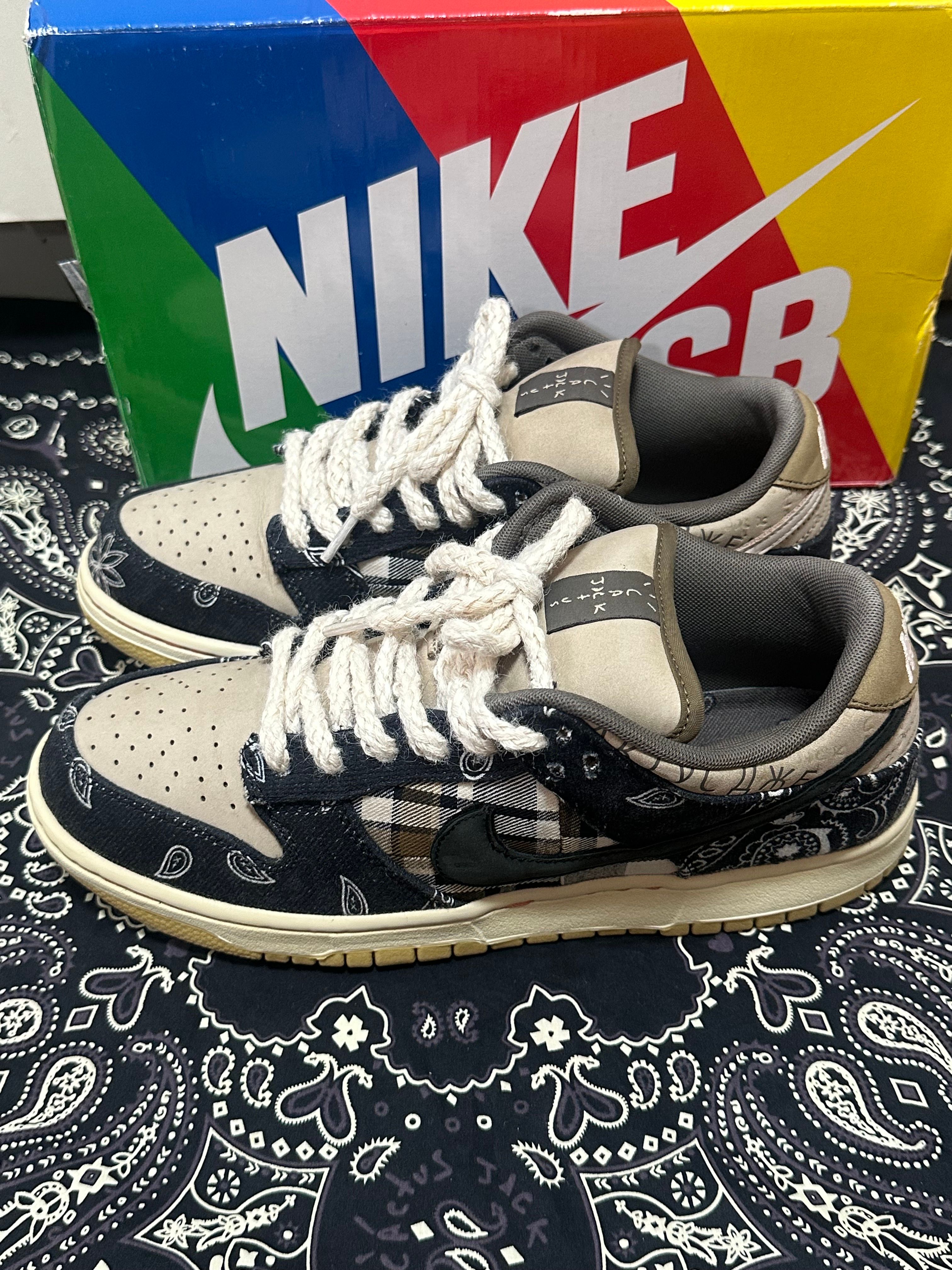 Travis Scott × Nike SB Dunk Low "Black/Parachute Beige"