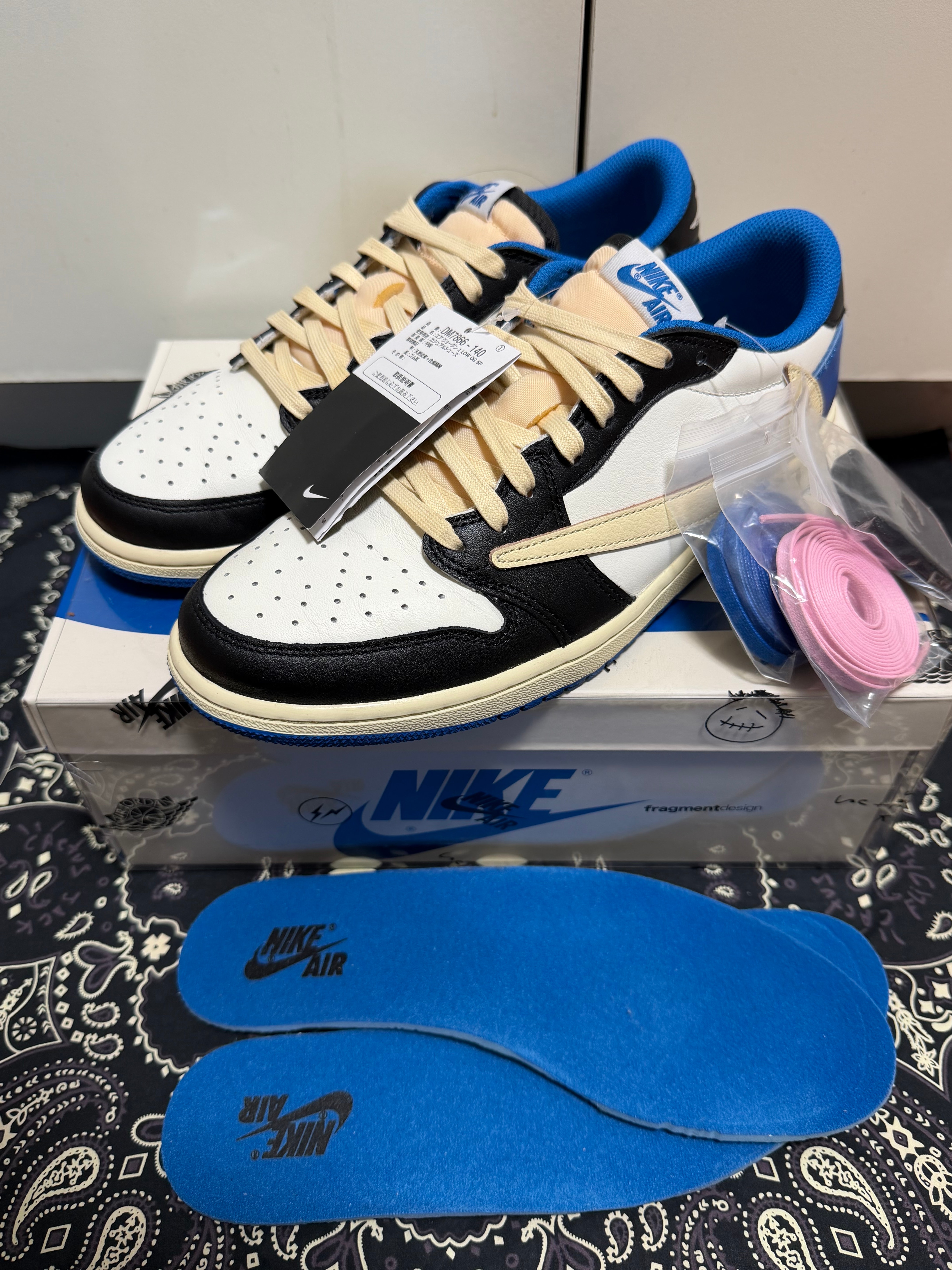 Travis Scott × fragment design × Nike Air Jordan 1 Low OG SP "Military Blue"