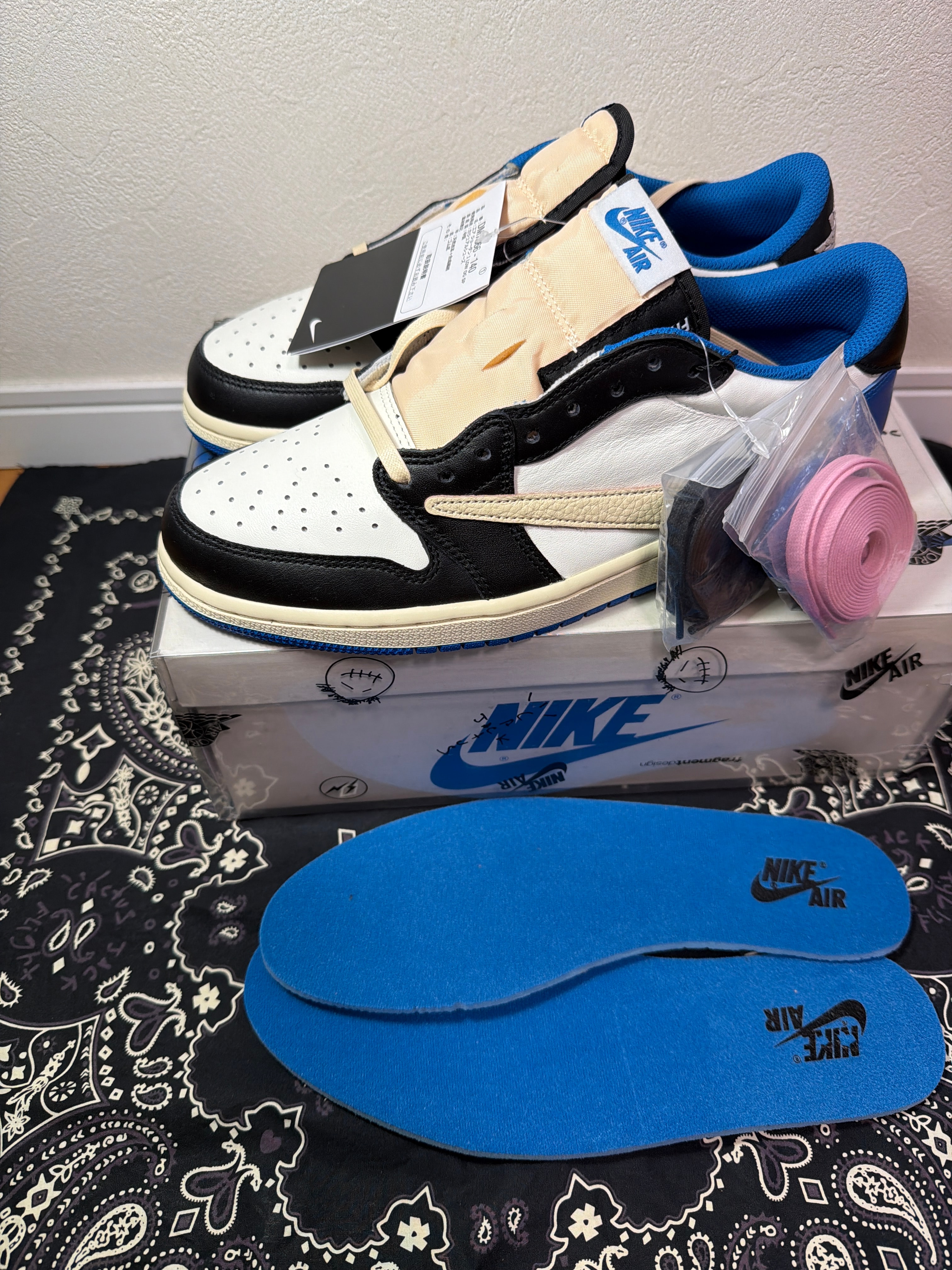 Travis Scott × fragment design × Nike Air Jordan 1 Low OG SP "Military Blue"