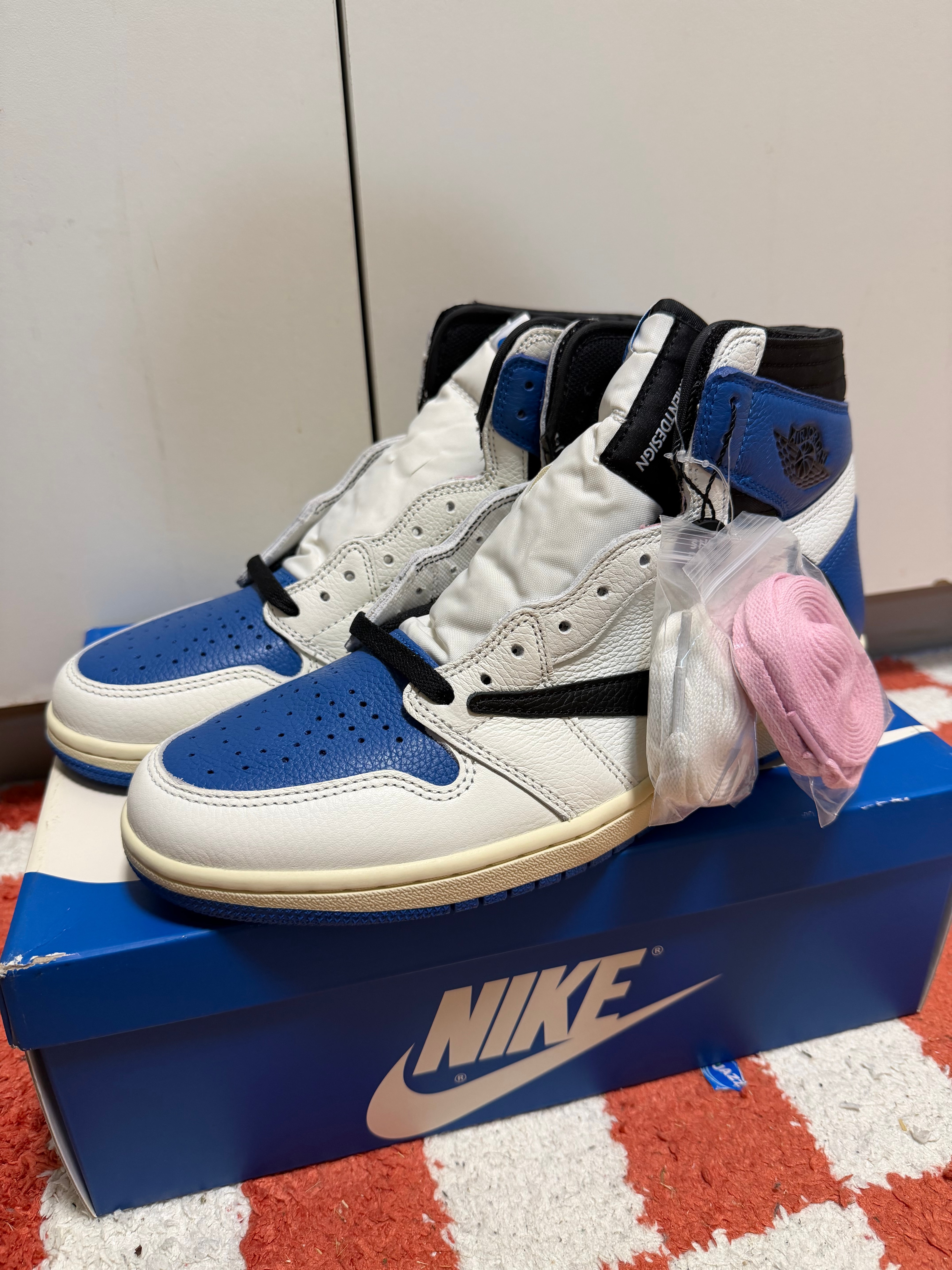 Travis Scott × fragment design × Nike Air Jordan 1 Retro High OG SP "Military Blue"