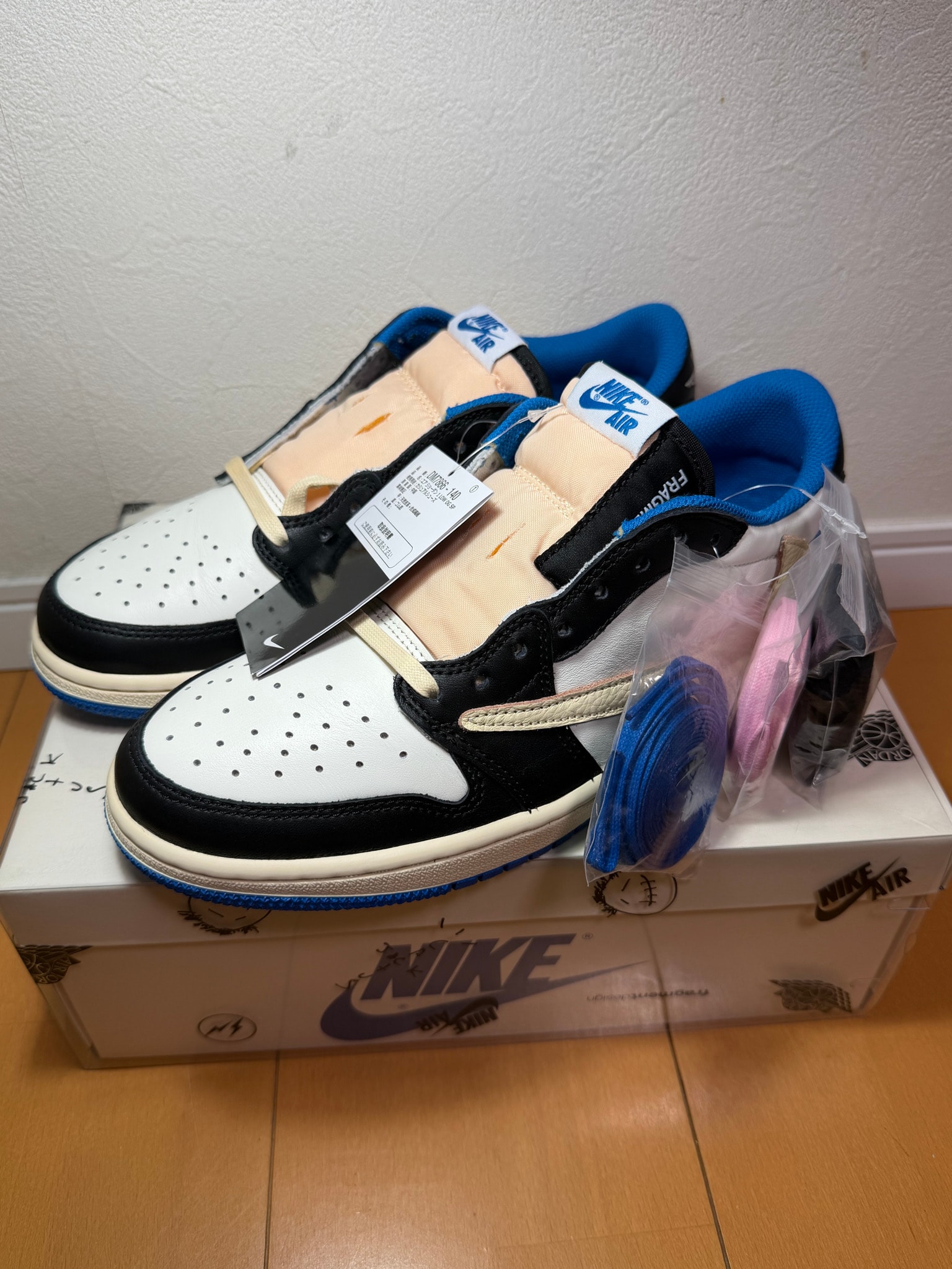 Travis Scott × fragment design × Nike Air Jordan 1 Low OG SP "Military Blue"