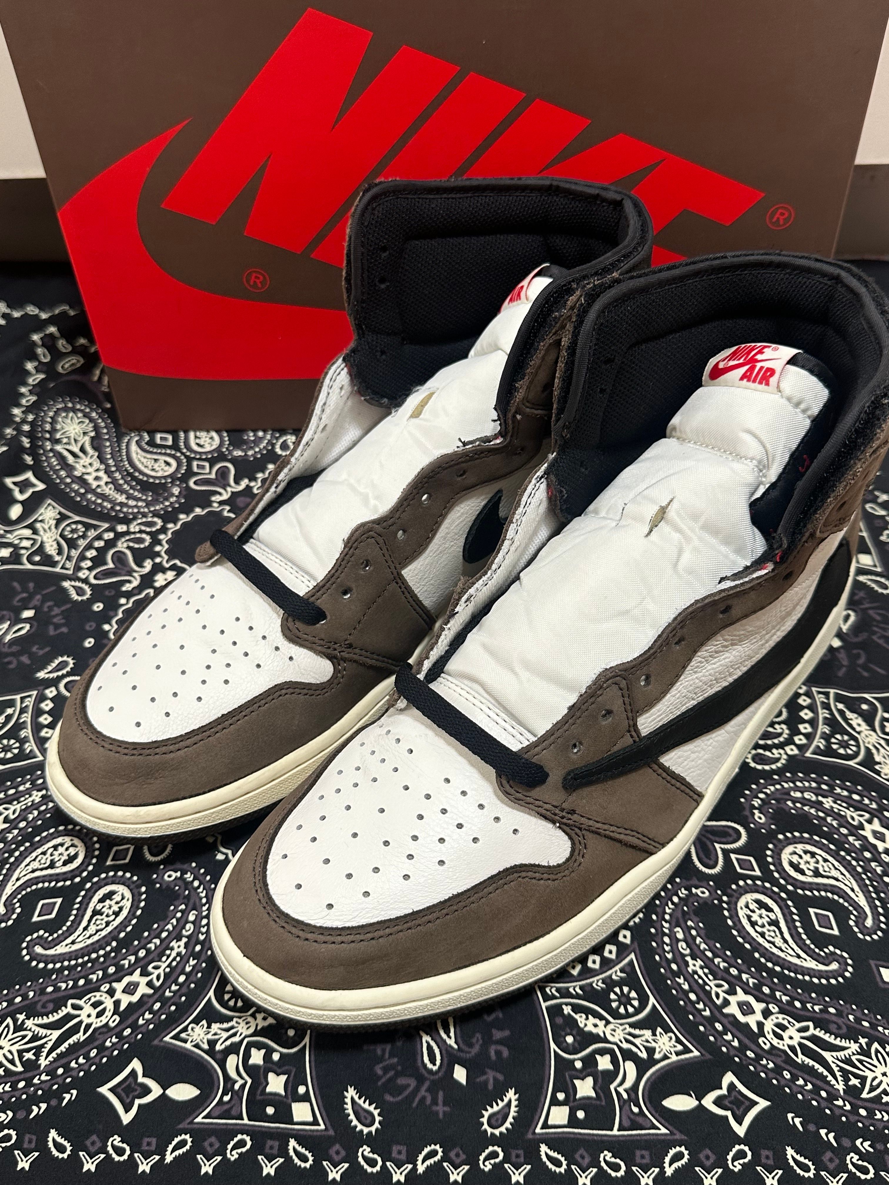 Travis Scott × Nike Air Jordan 1 Retro High OG TS SP 