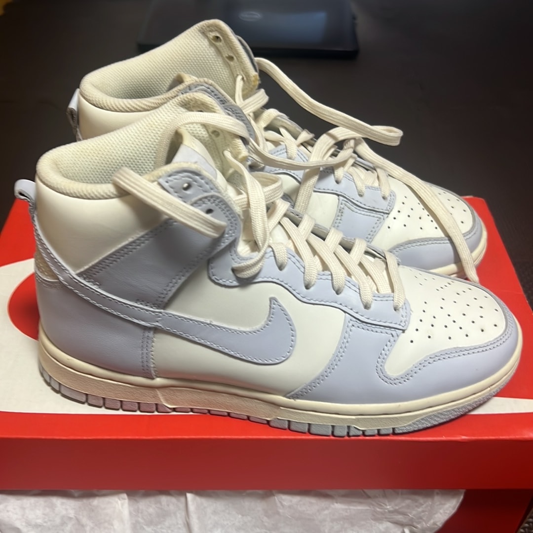 Nike Women's Dunk High "Foot Ball Grey"