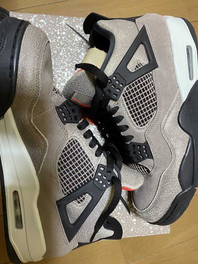 Nike Air Jordan 4 "Taupe Haze"