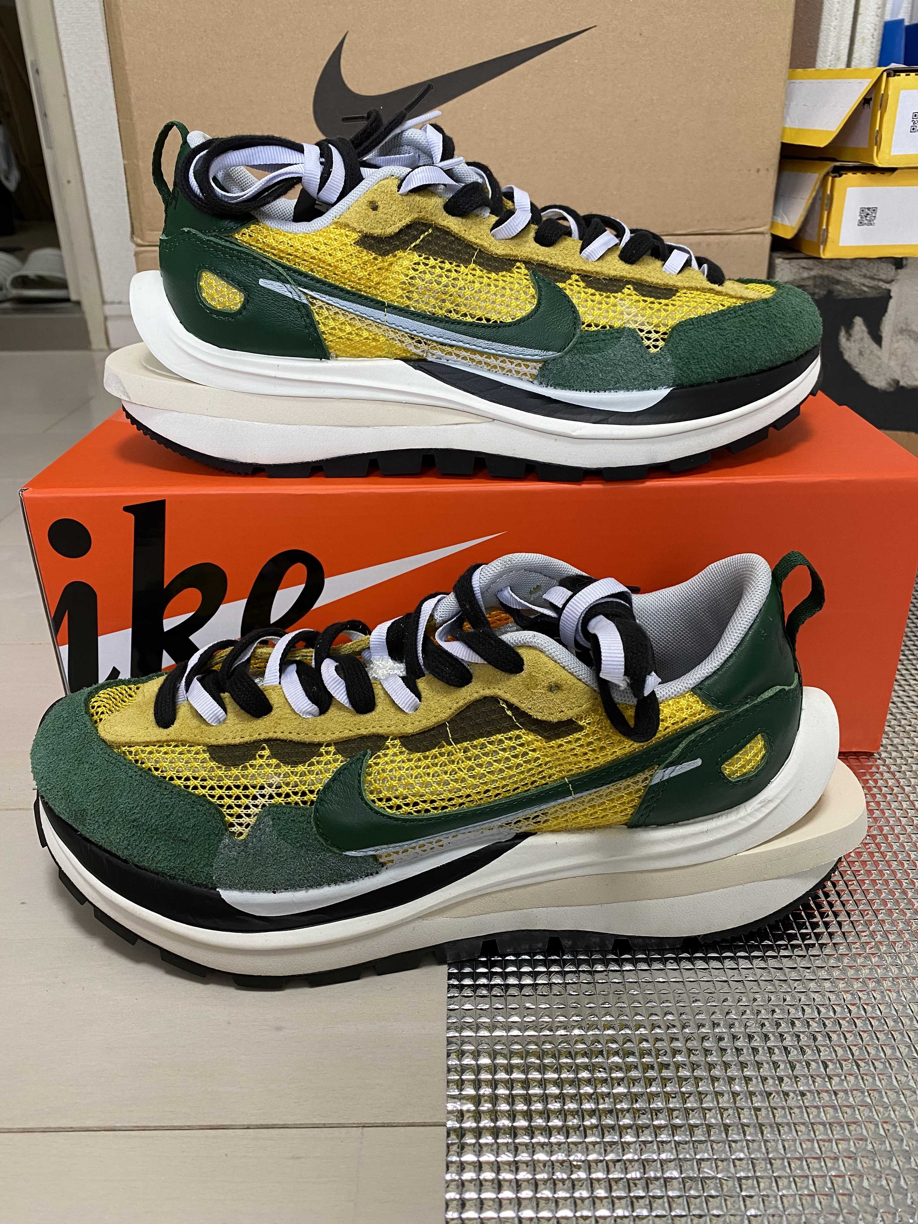 sacai × Nike Vapor Waffle "Tour Yellow/Stadium Green-Sail"