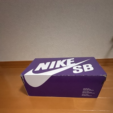Supreme × Nike SB Dunk Low OG QS Gold Stars "White/Mean Green"