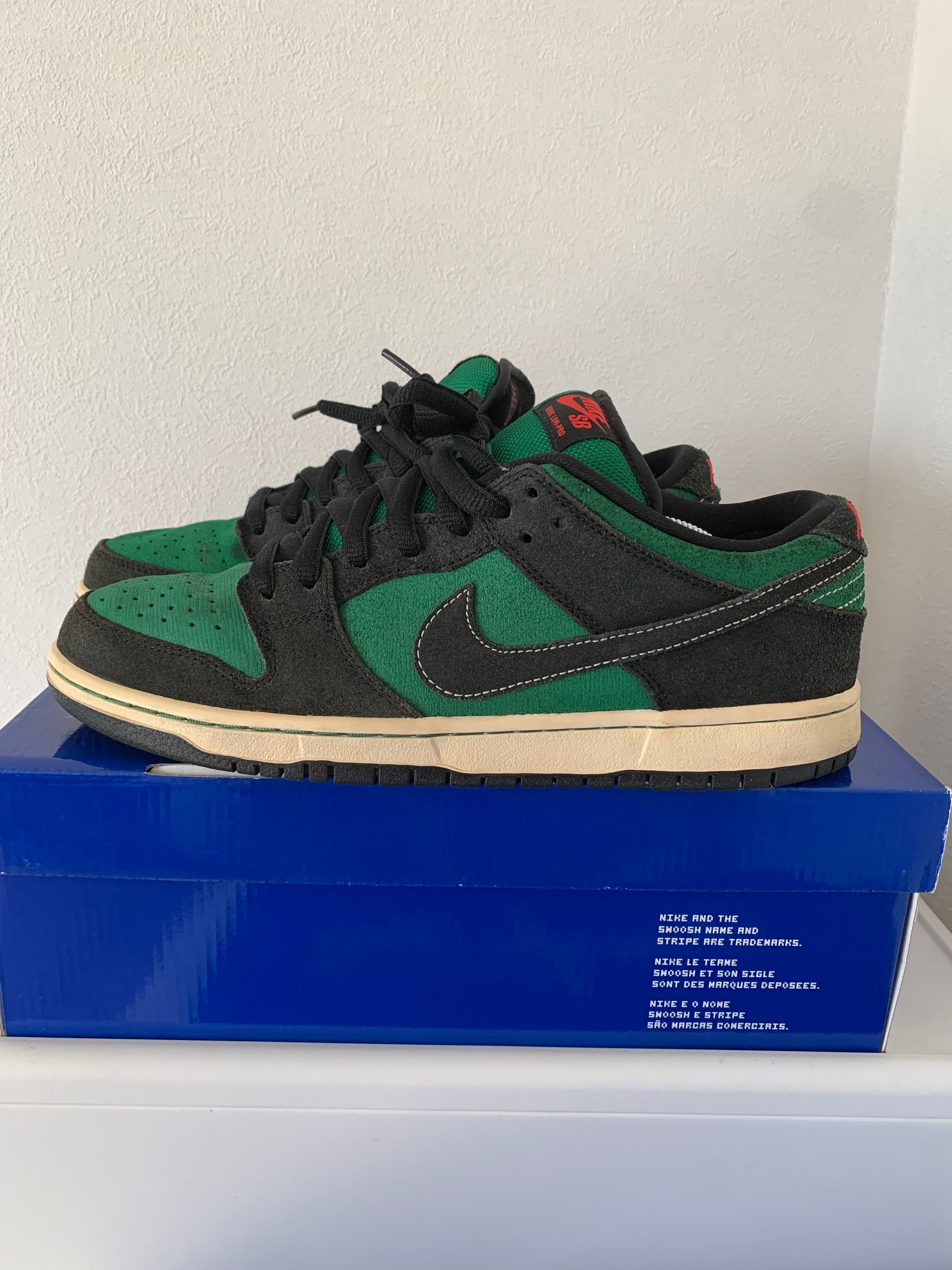 Nike SB Dunk Low "Pine Green Black"