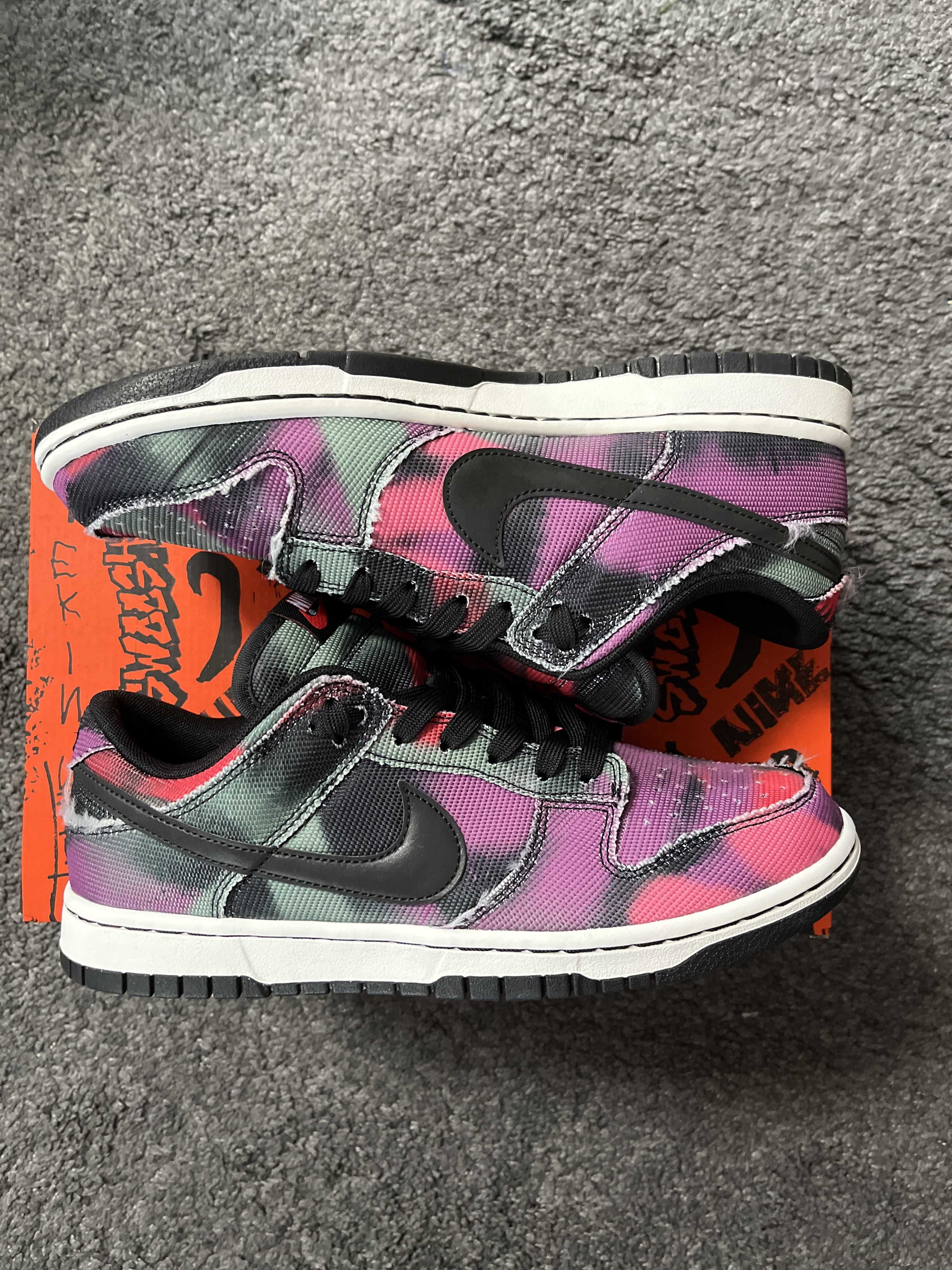 Nike Dunk Low Graffiti "Pink/Black"
