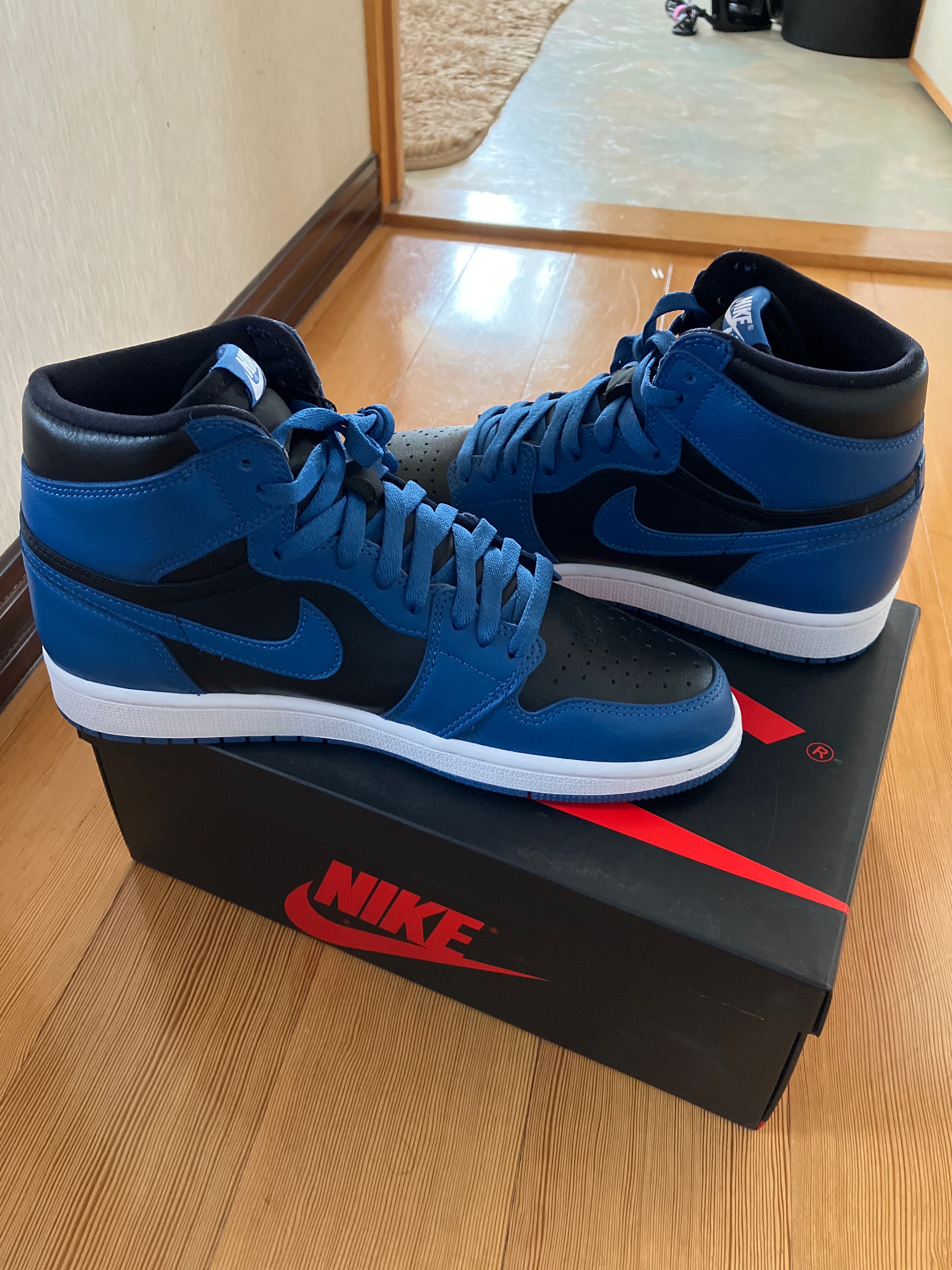 Nike Air Jordan 1 Retro High OG "Dark Marina Blue"