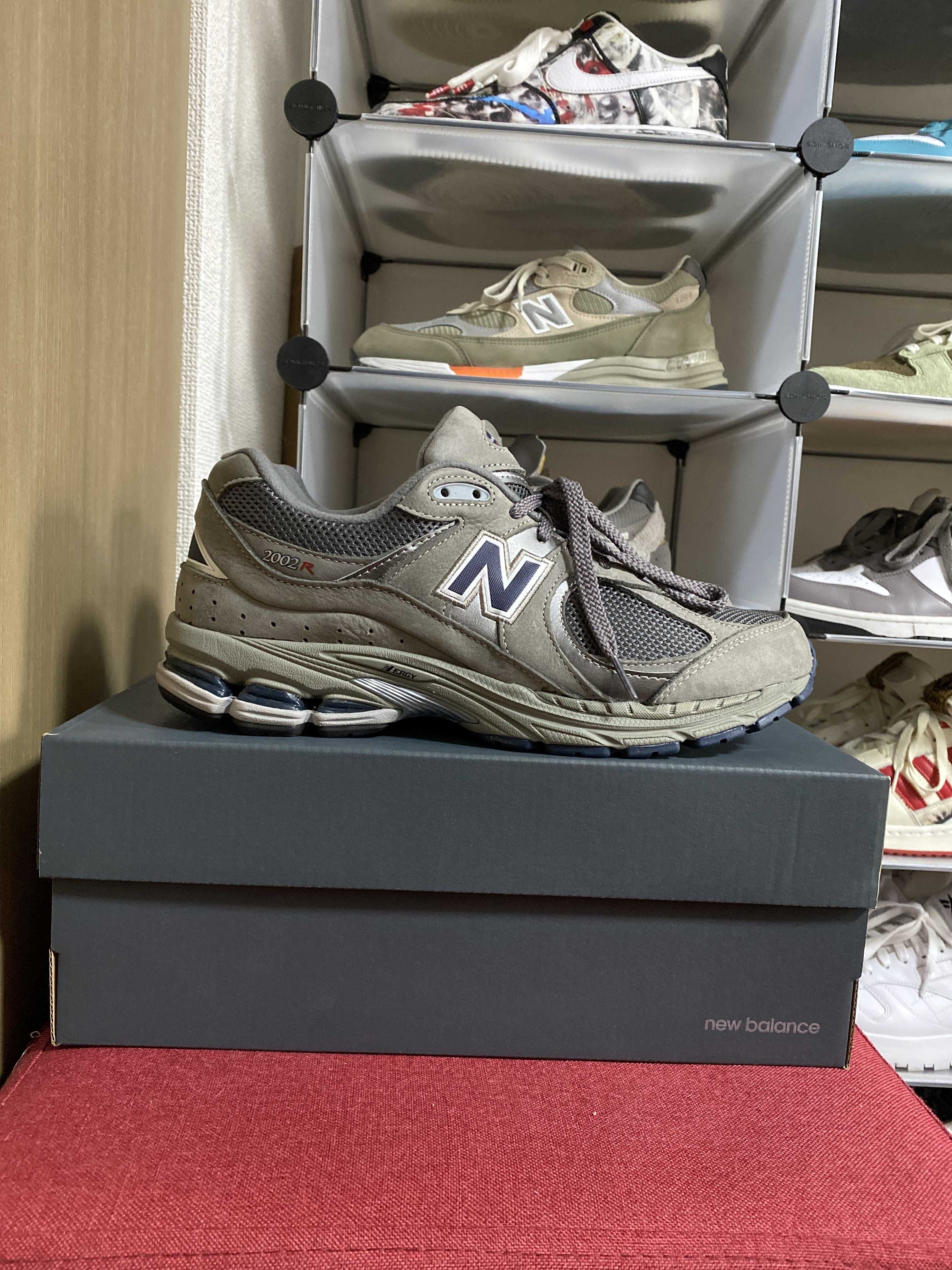 New Balance 2002R "Gray"