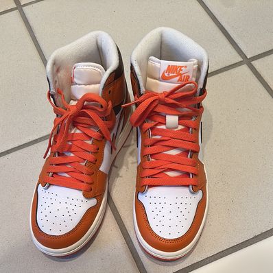 Nike Women's Air Jordan 1 High OG "Starfish"