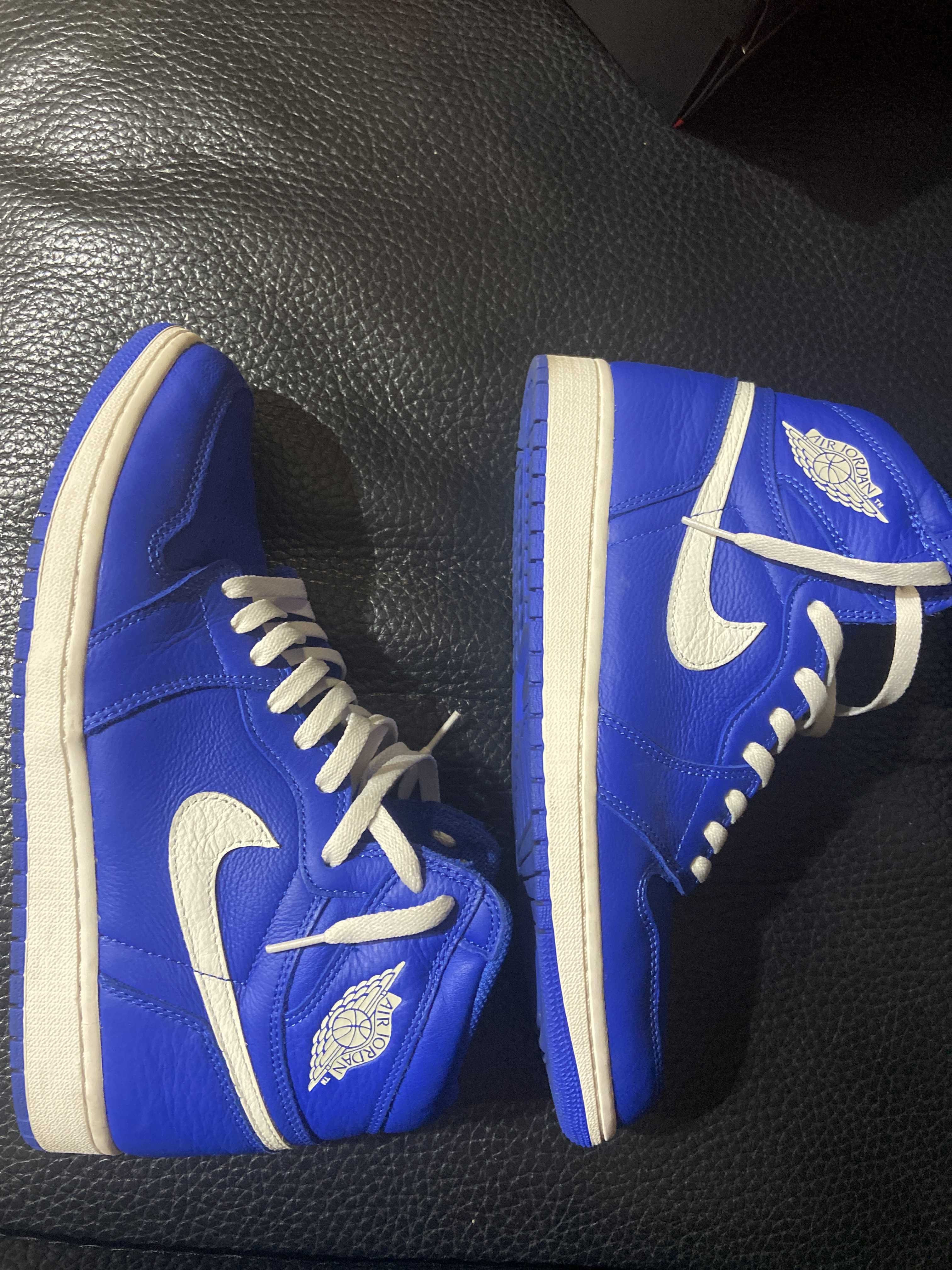 NIKE AIR JORDAN 1 RETRO HIGH "HYPER ROYAL"