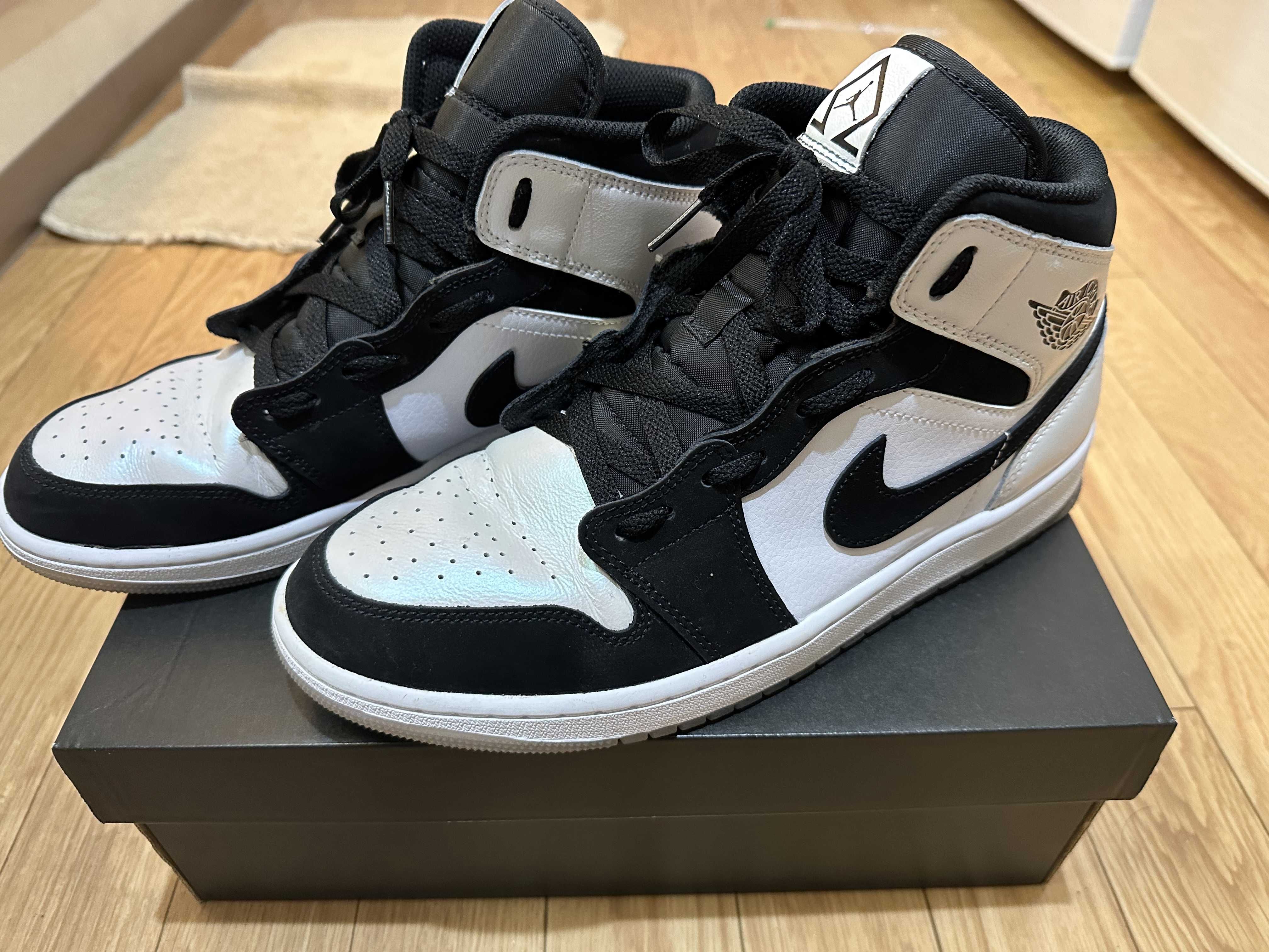 Nike Air Jordan 1 Mid "Omega/Black/White"