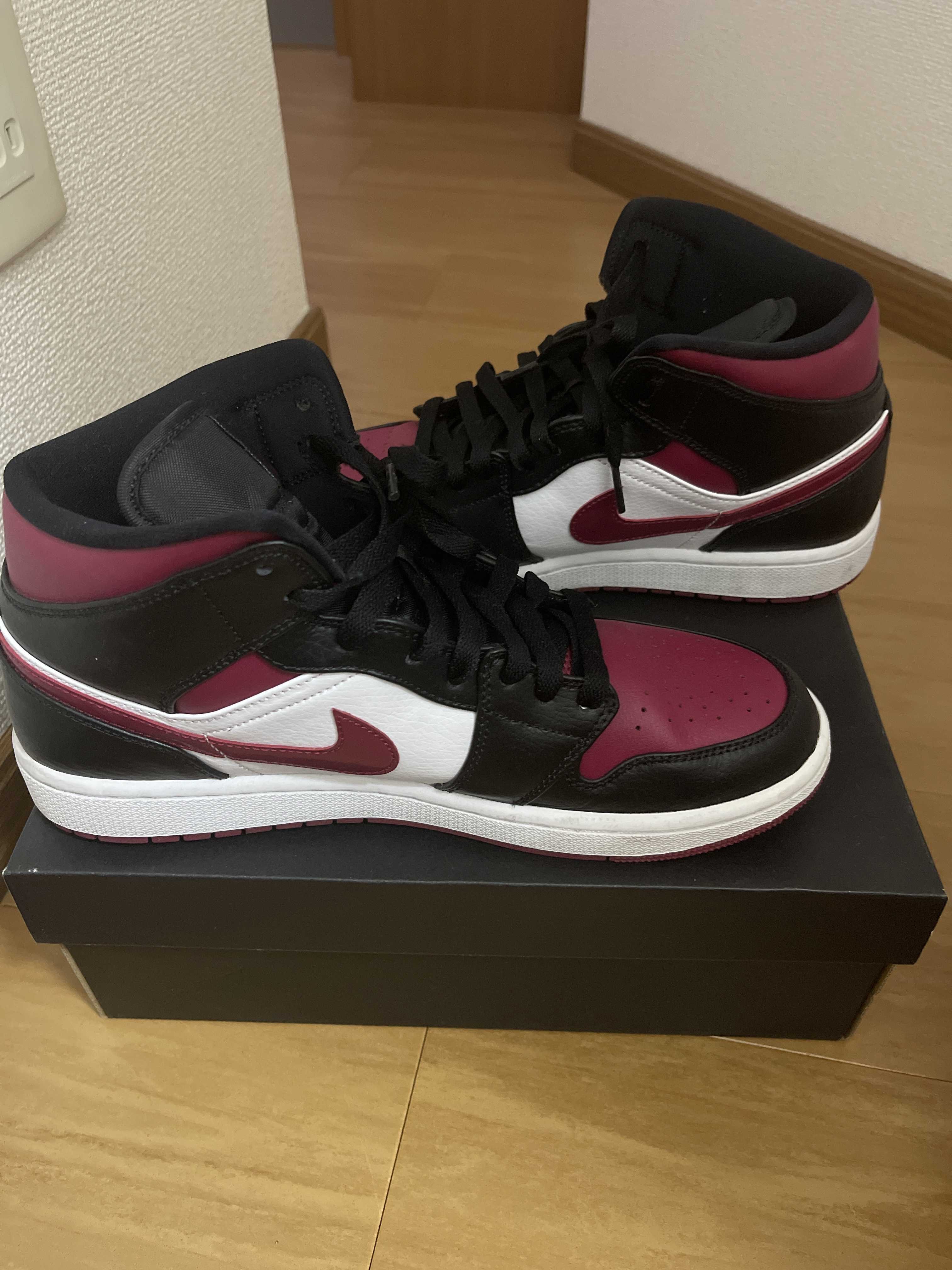 NIKE AIR JORDAN 1 MID "BLACK/RED/WHITE"