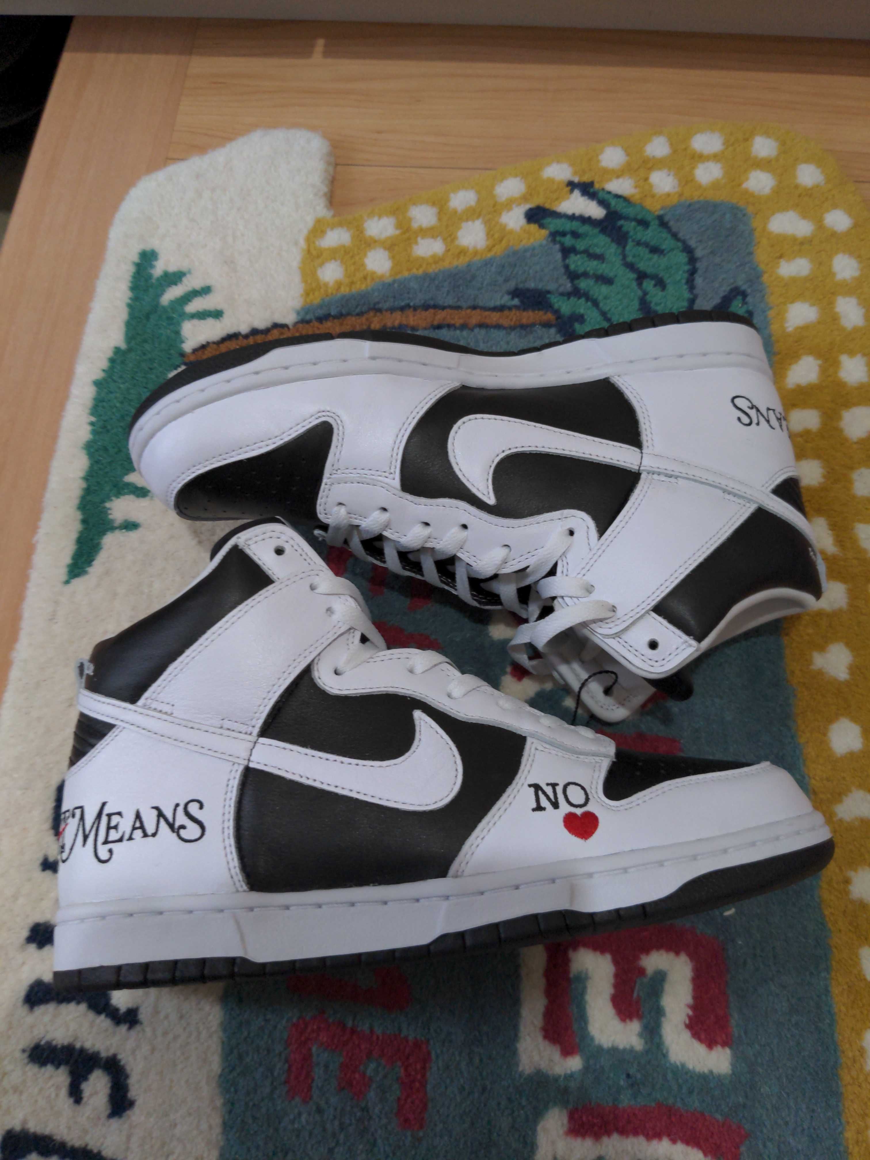 Supreme × Nike SB Dunk High By Any Means "White Black"
