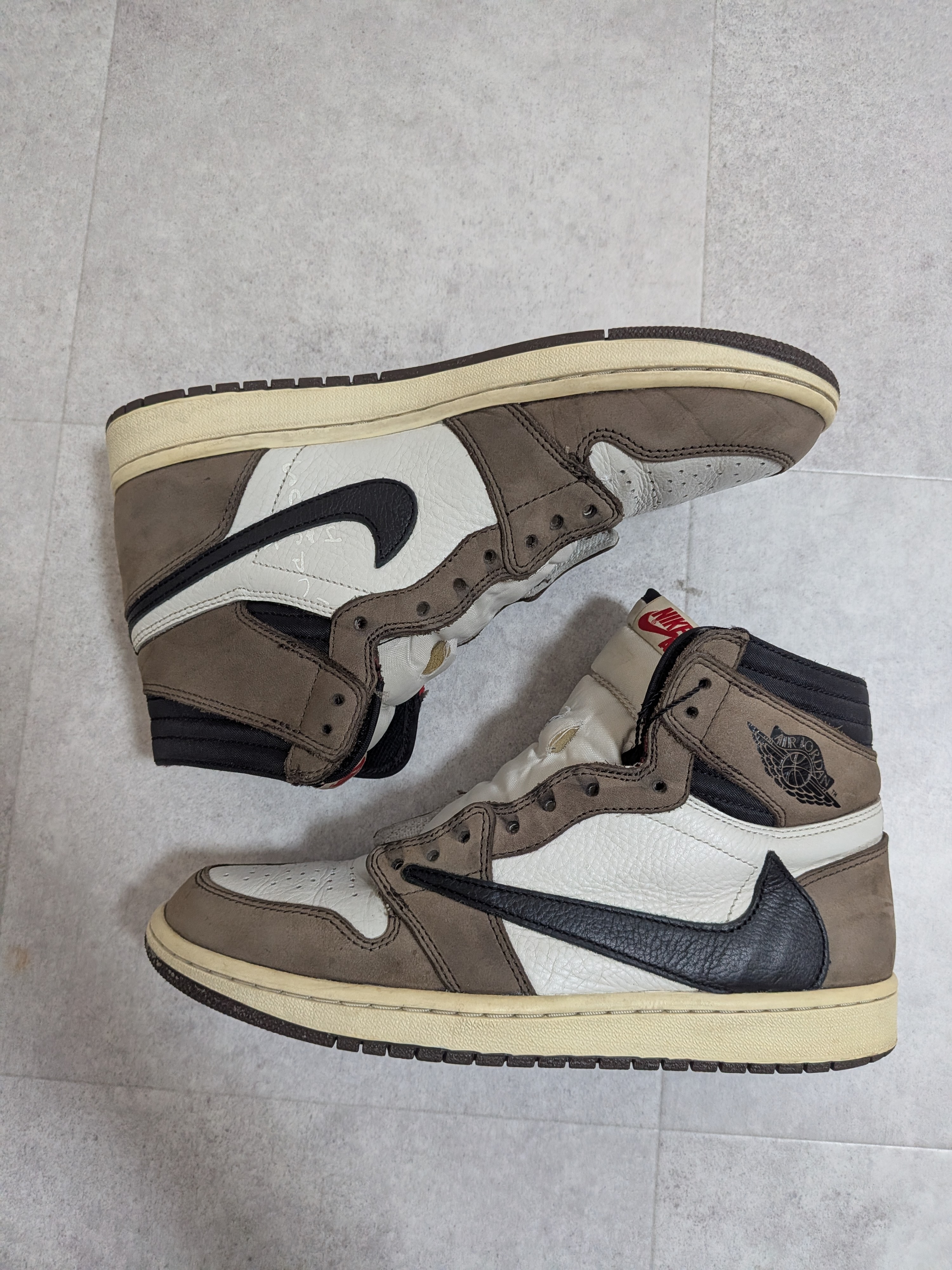 Travis Scott × Nike Air Jordan 1 Retro High OG TS SP "Sail/Dark Mocha"