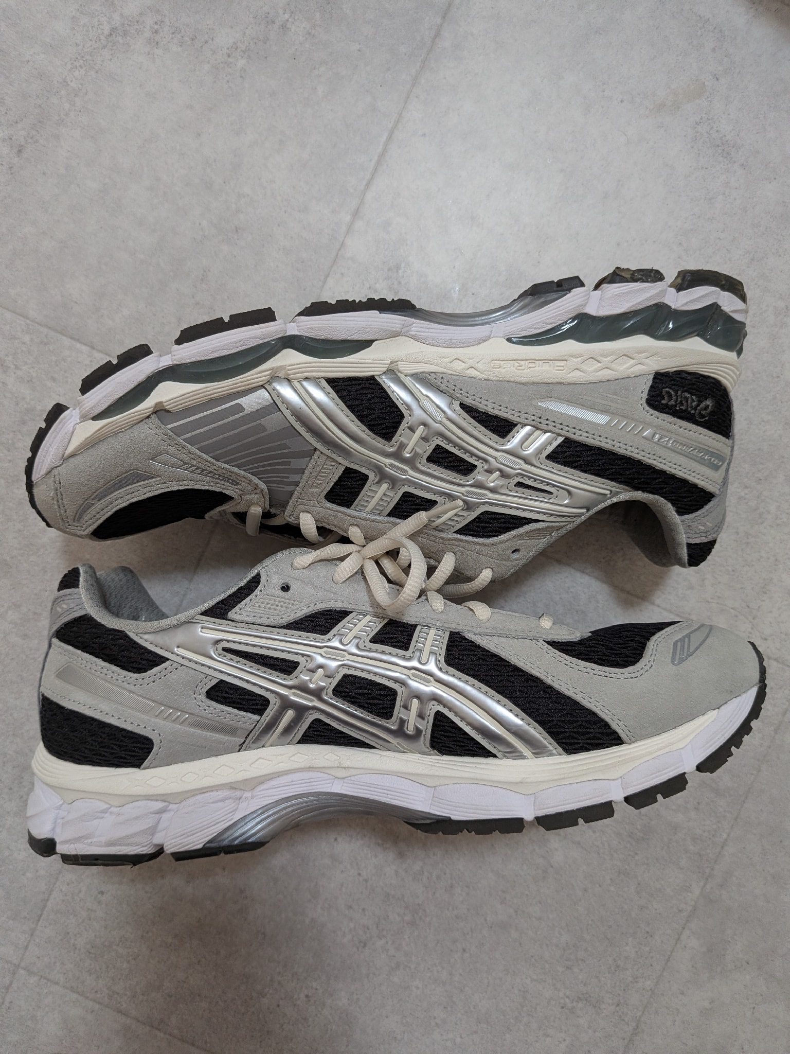 KITH Ronnie Fieg × Asics Gel-Kayano 12.1 "Peat/Cream/Black"