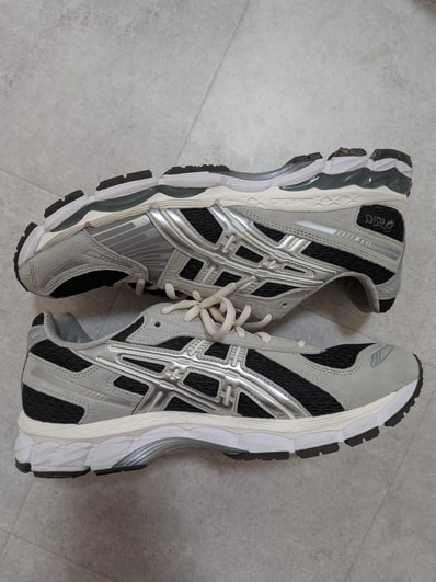 KITH Ronnie Fieg × Asics Gel-Kayano 12.1 "Peat/Cream/Black"