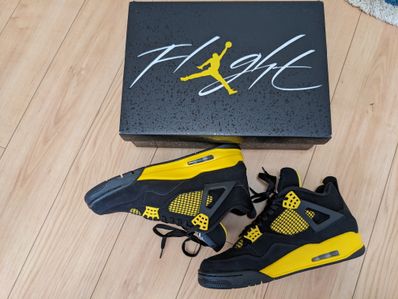 Nike Air Jordan 4 Retro "Thunder"(2023)