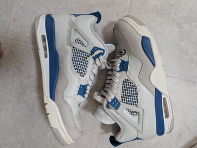 Nike Air Jordan 4 Retro "Industrial Blue"